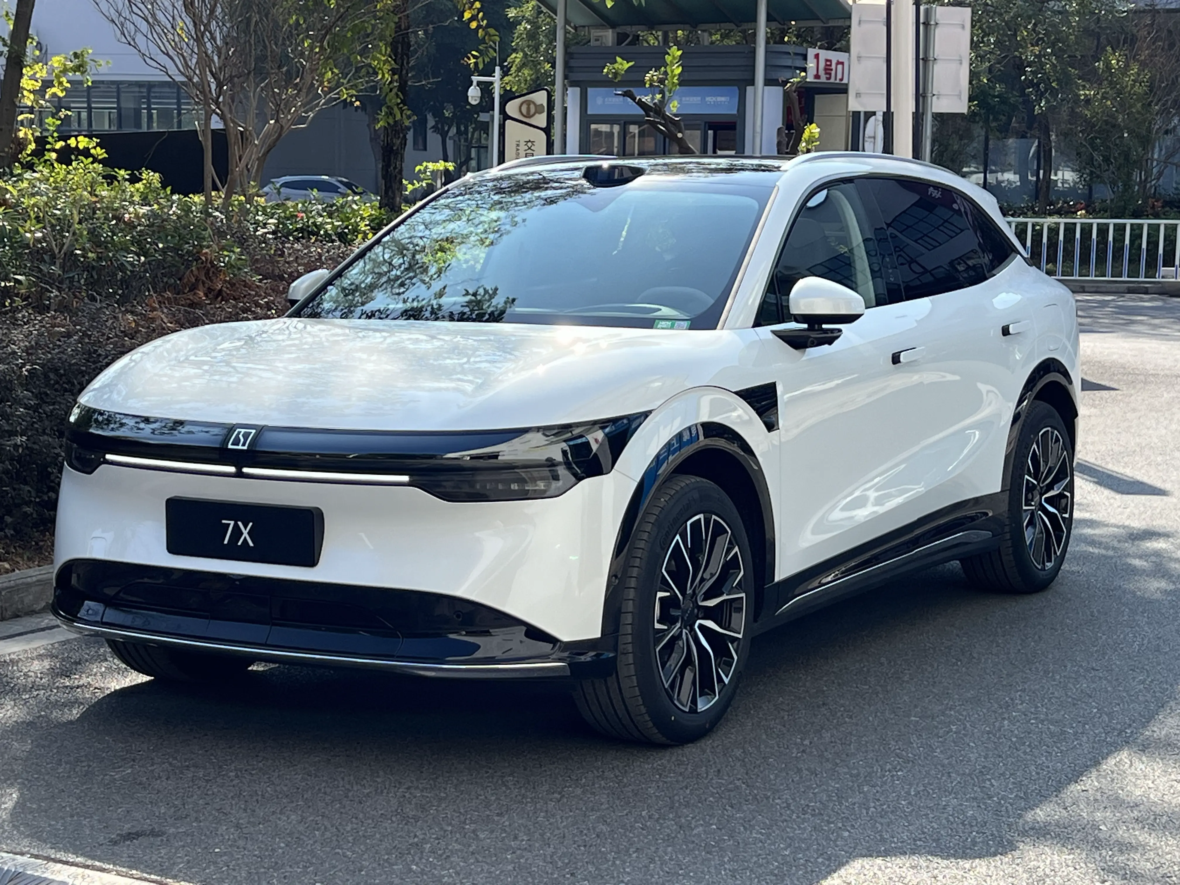 ZEEKR 7X  из Китая