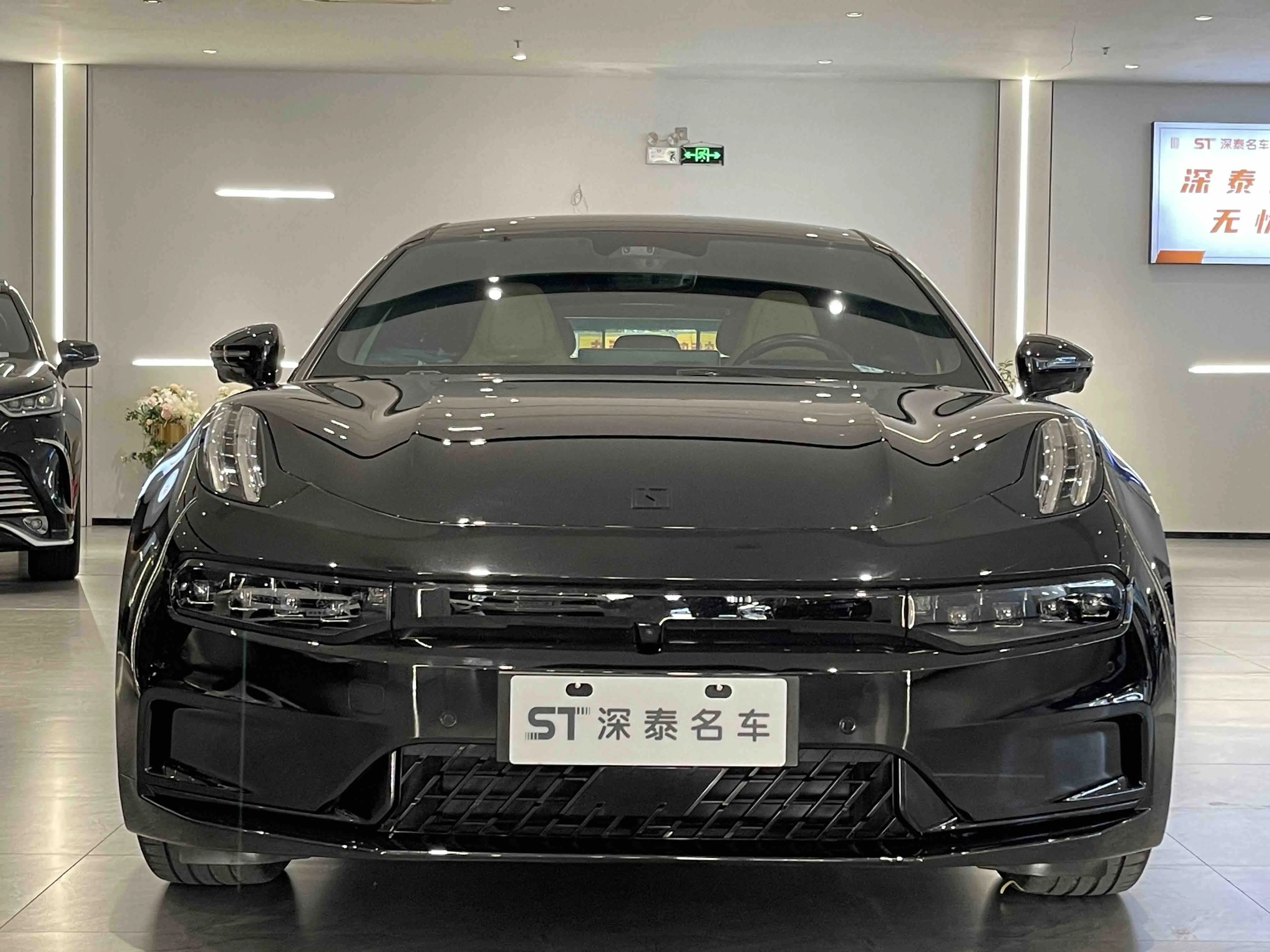 ZEEKR 001  из Китая