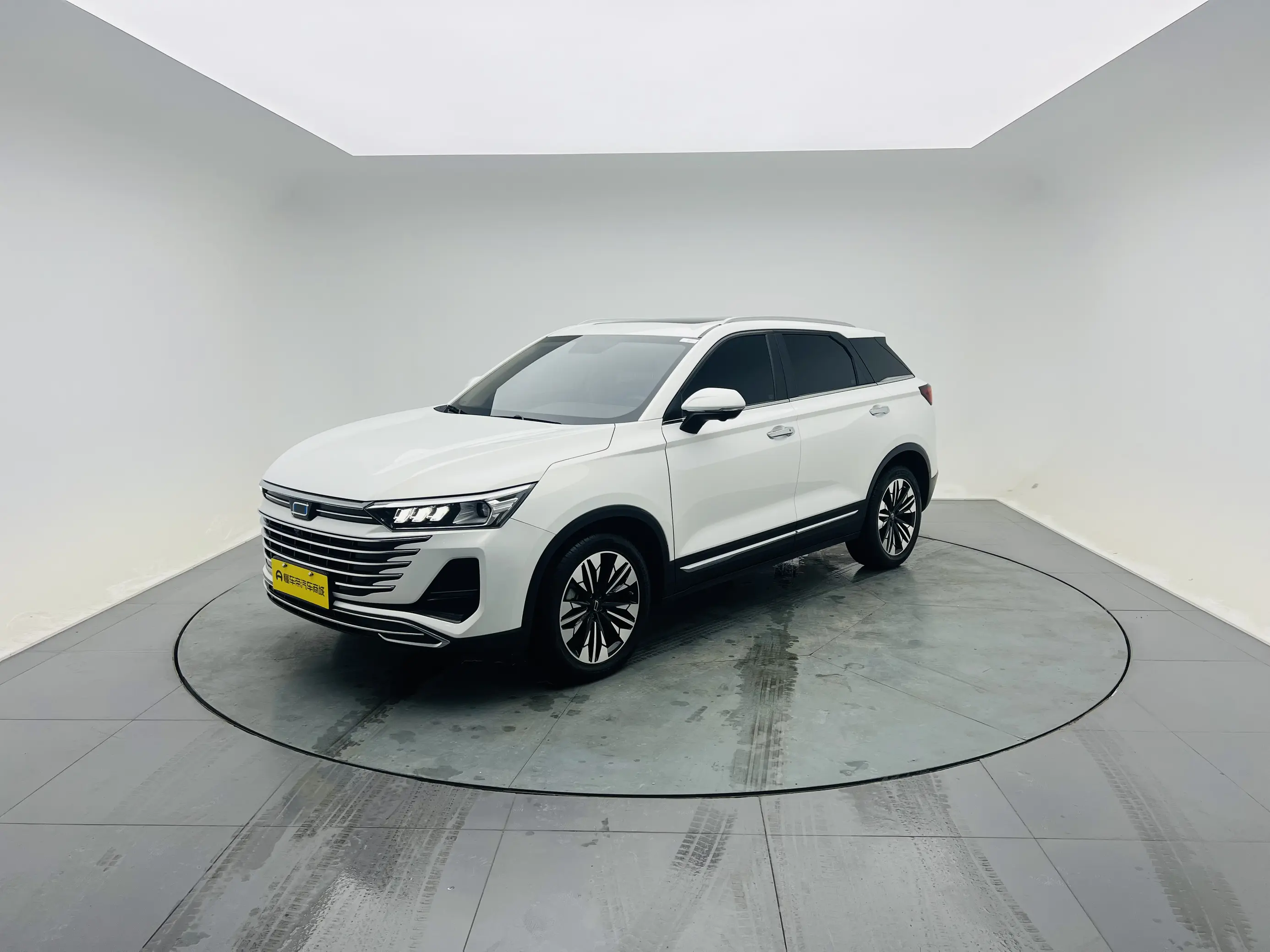 FAW Bestune T77 (Besturn T77)  из Китая