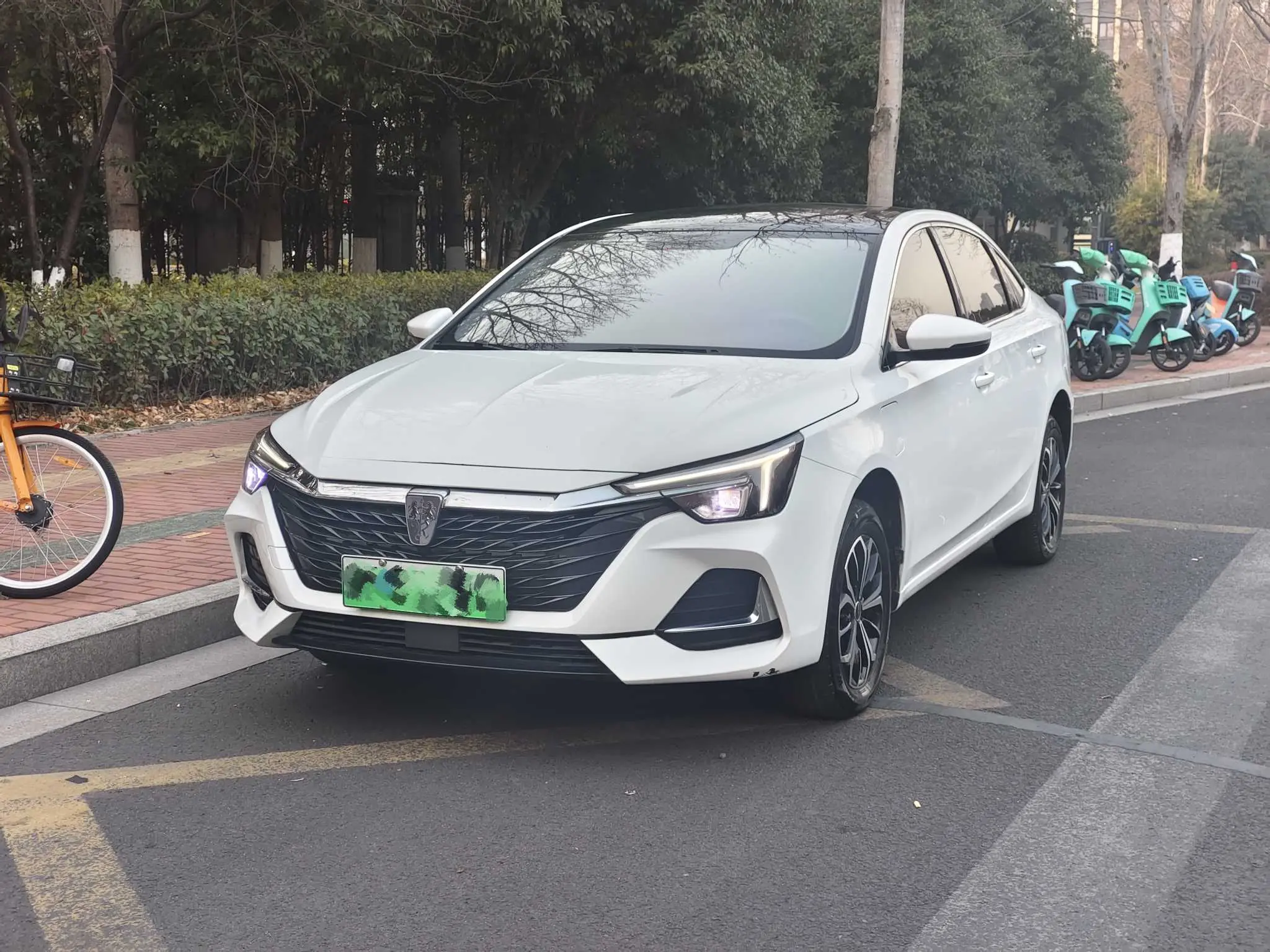 Roewe i6 MAX EV  из Китая
