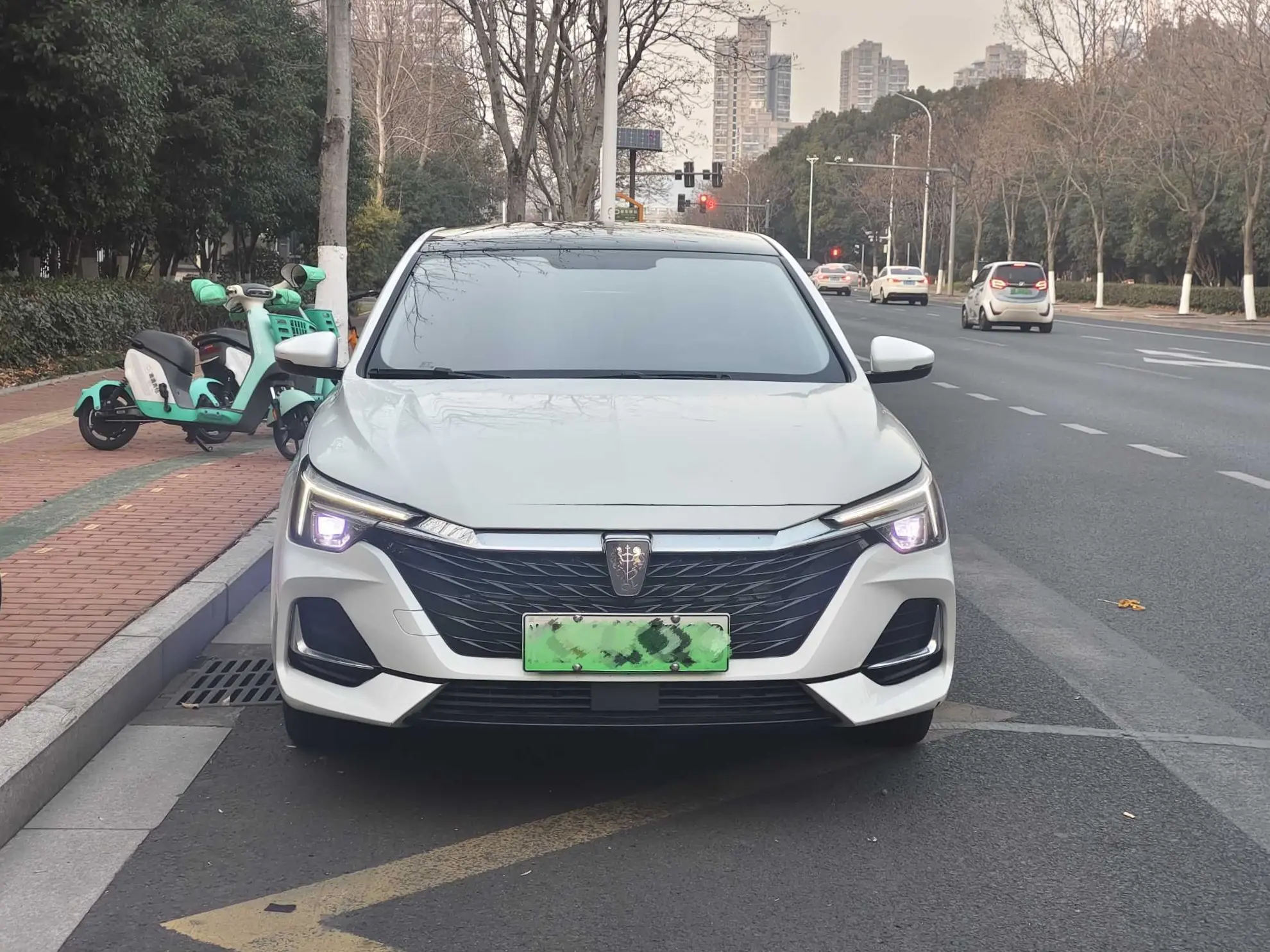 Roewe i6 MAX EV  из Китая