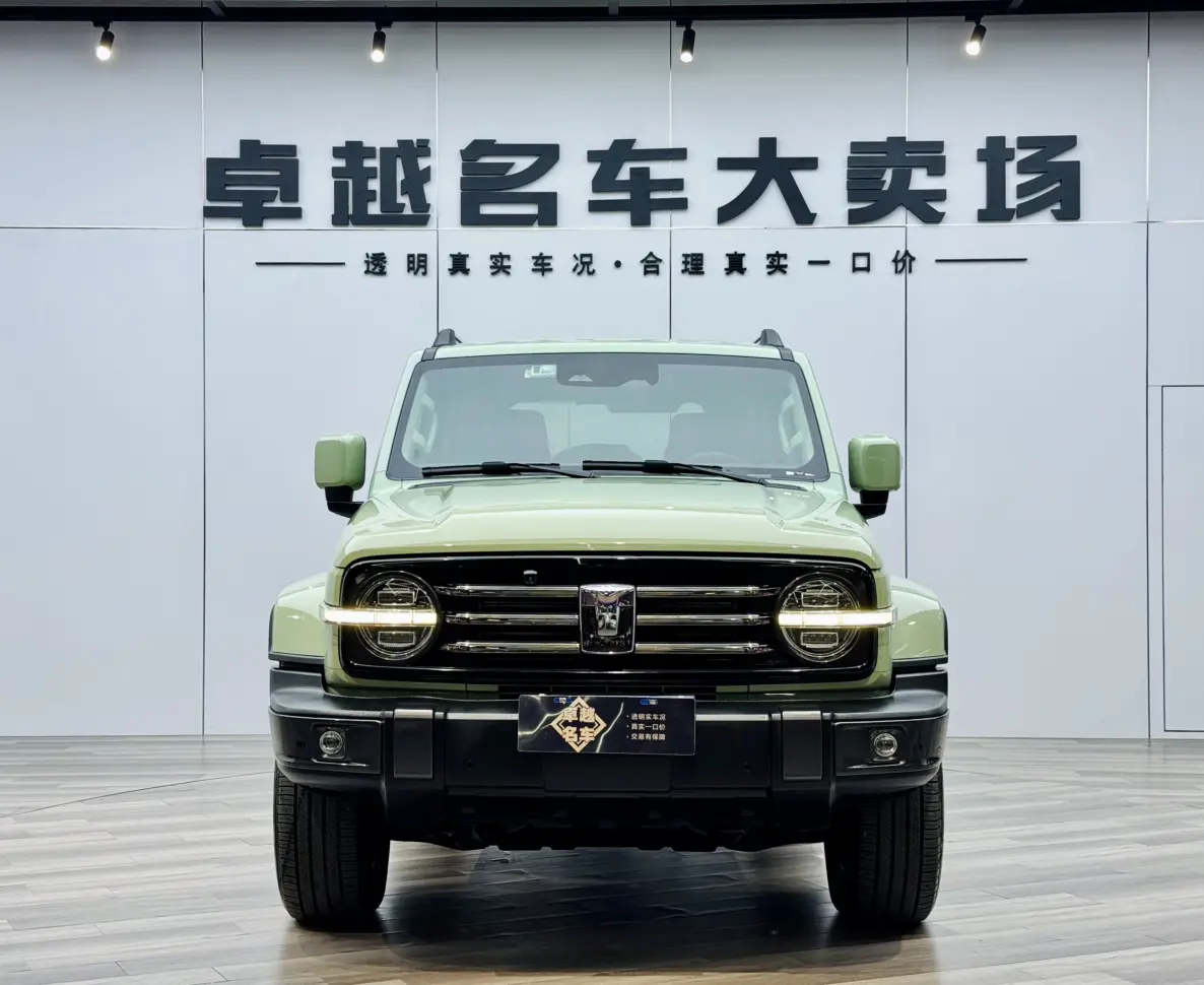 Tank 300  из Китая