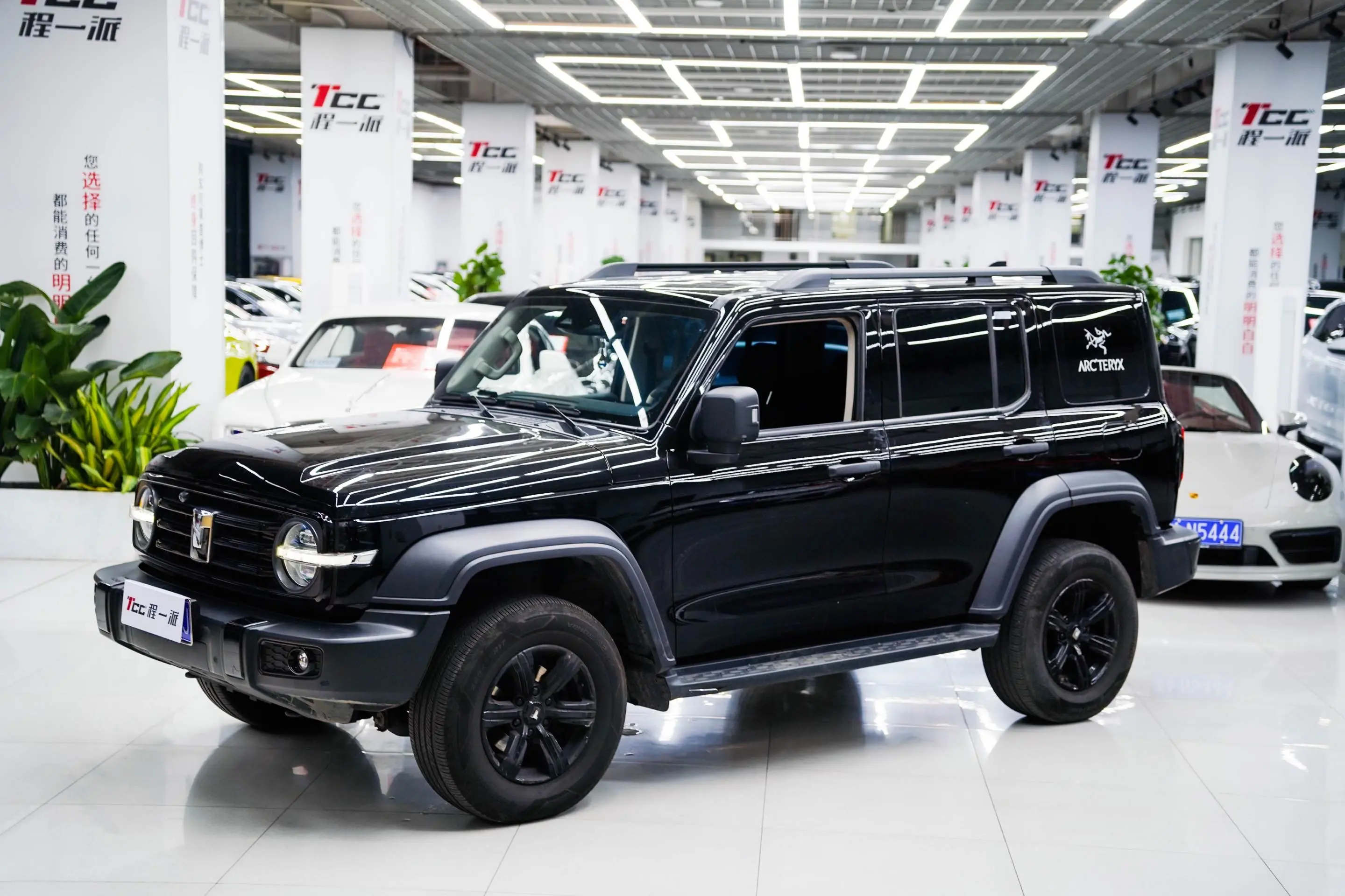 Tank 300  из Китая