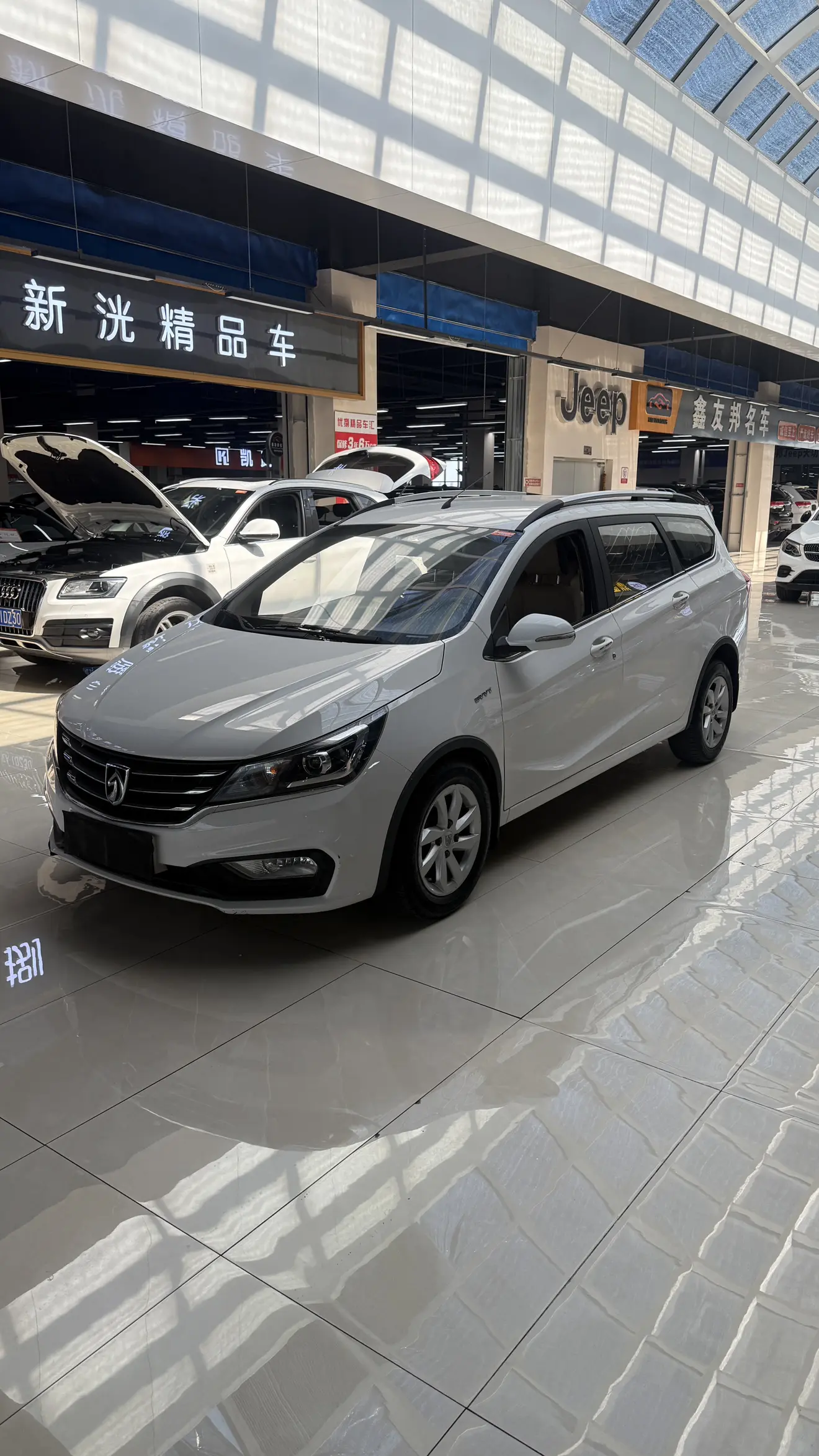 Baojun 310W  из Китая