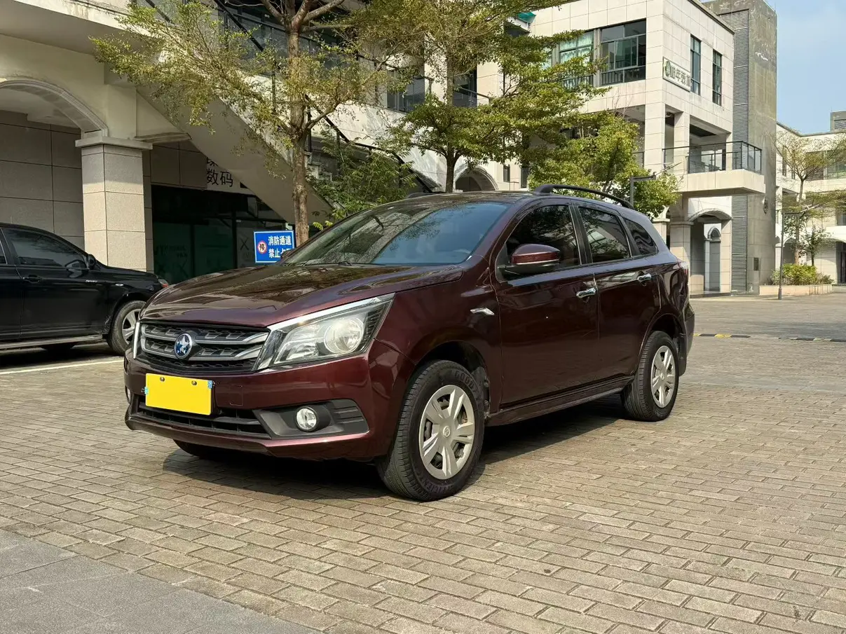 Kai Chen Venucia T70  из Китая