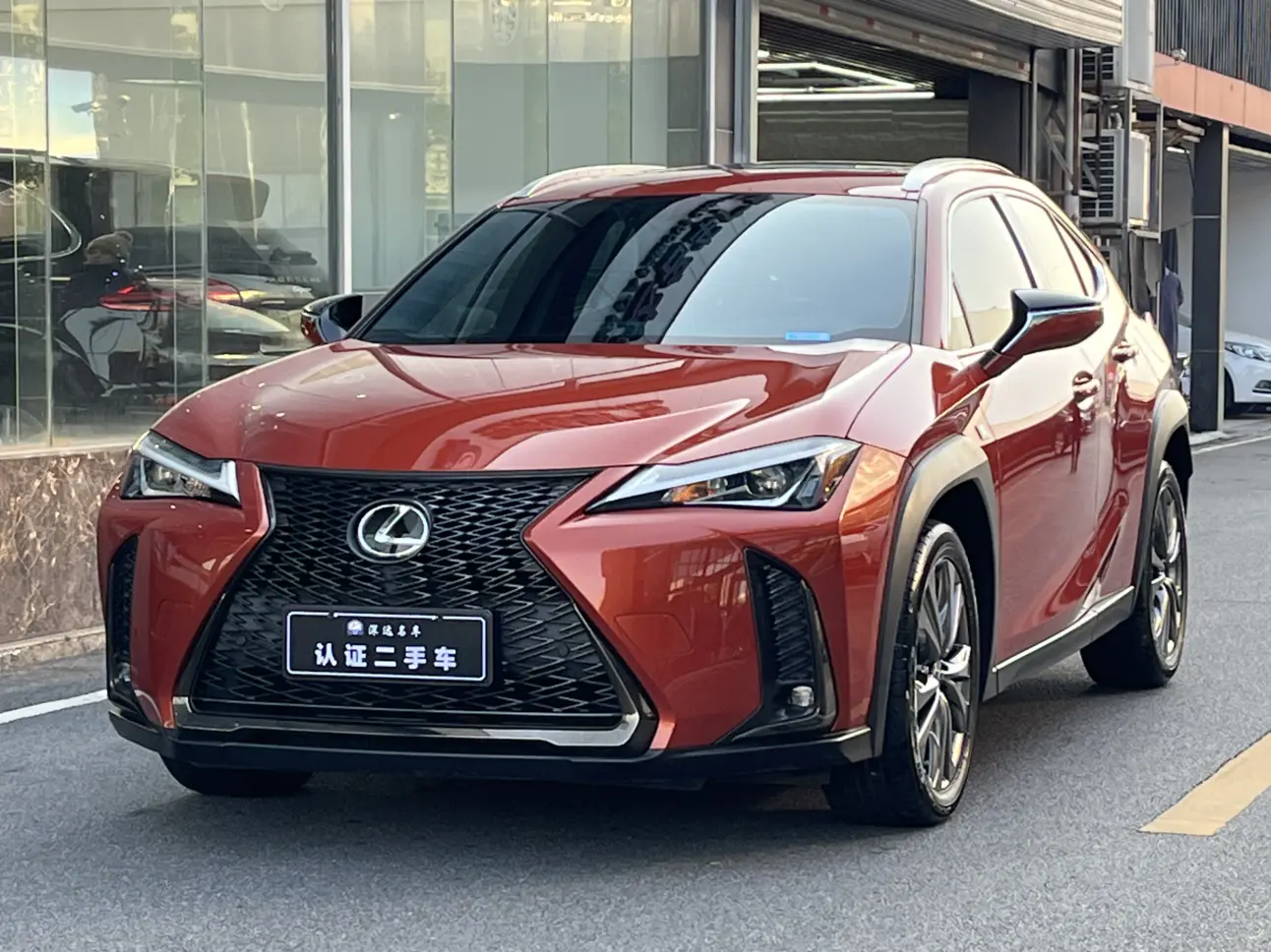 Lexus UX  из Китая