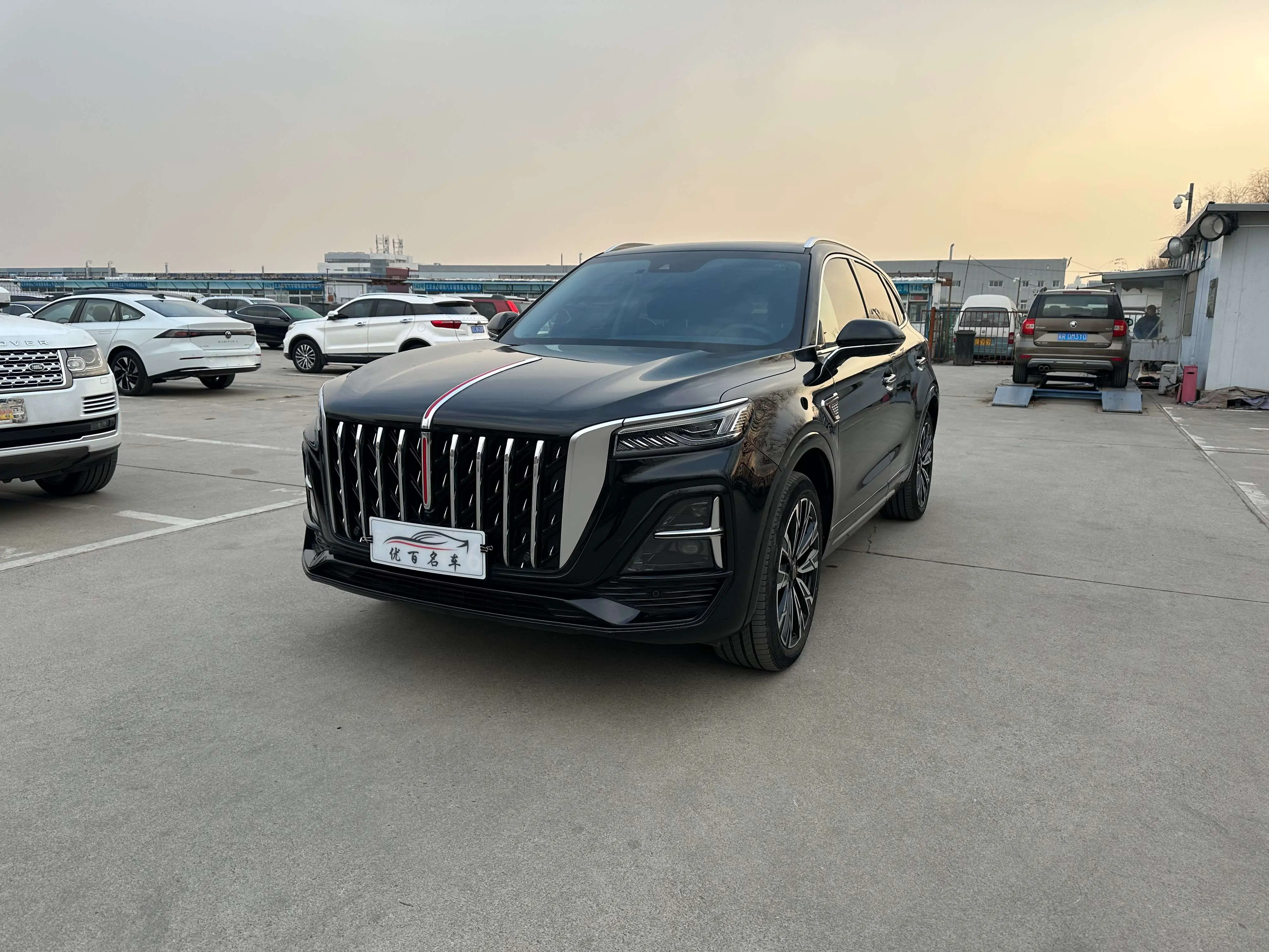 Hongqi HS5  из Китая