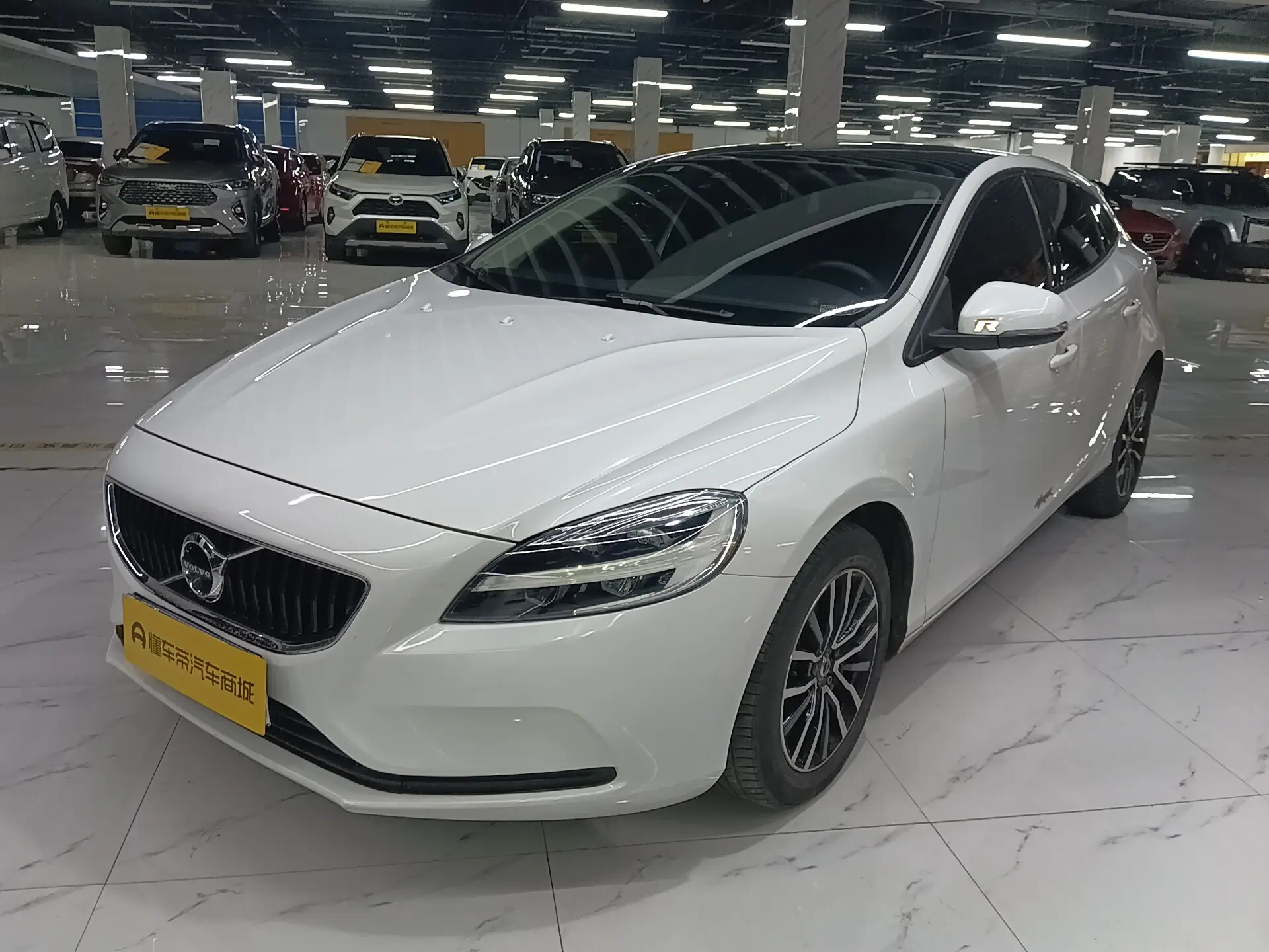 Volvo V40  из Китая