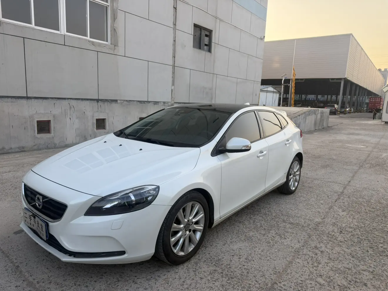 Volvo V40  из Китая