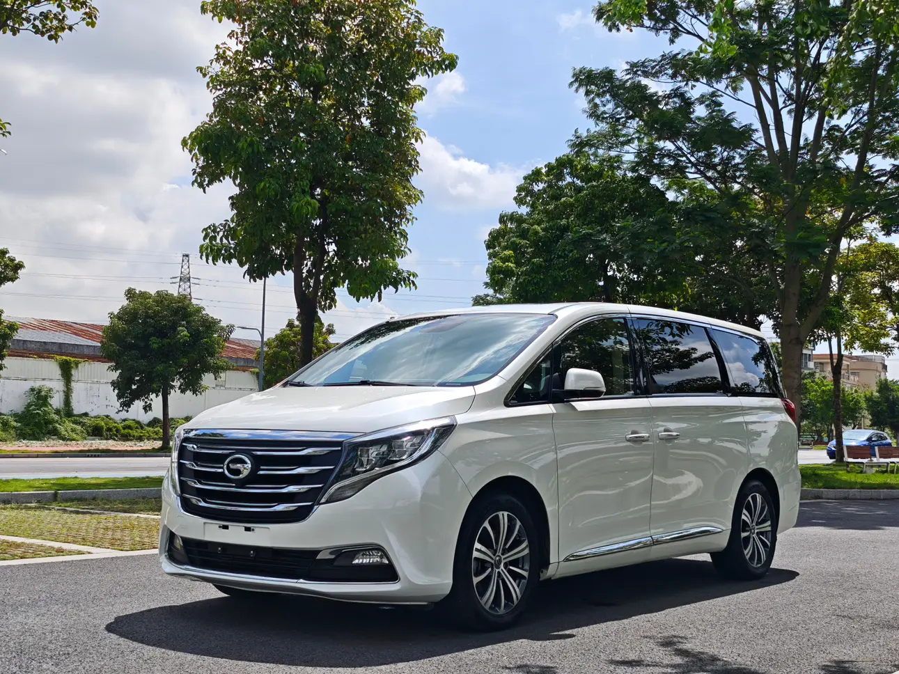 GAC Trumpchi M8  из Китая