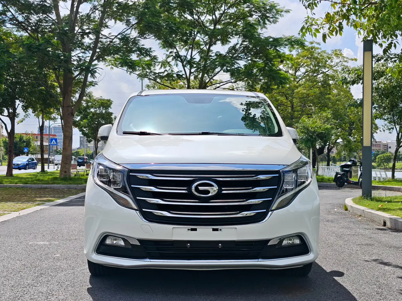 GAC Trumpchi M8  из Китая