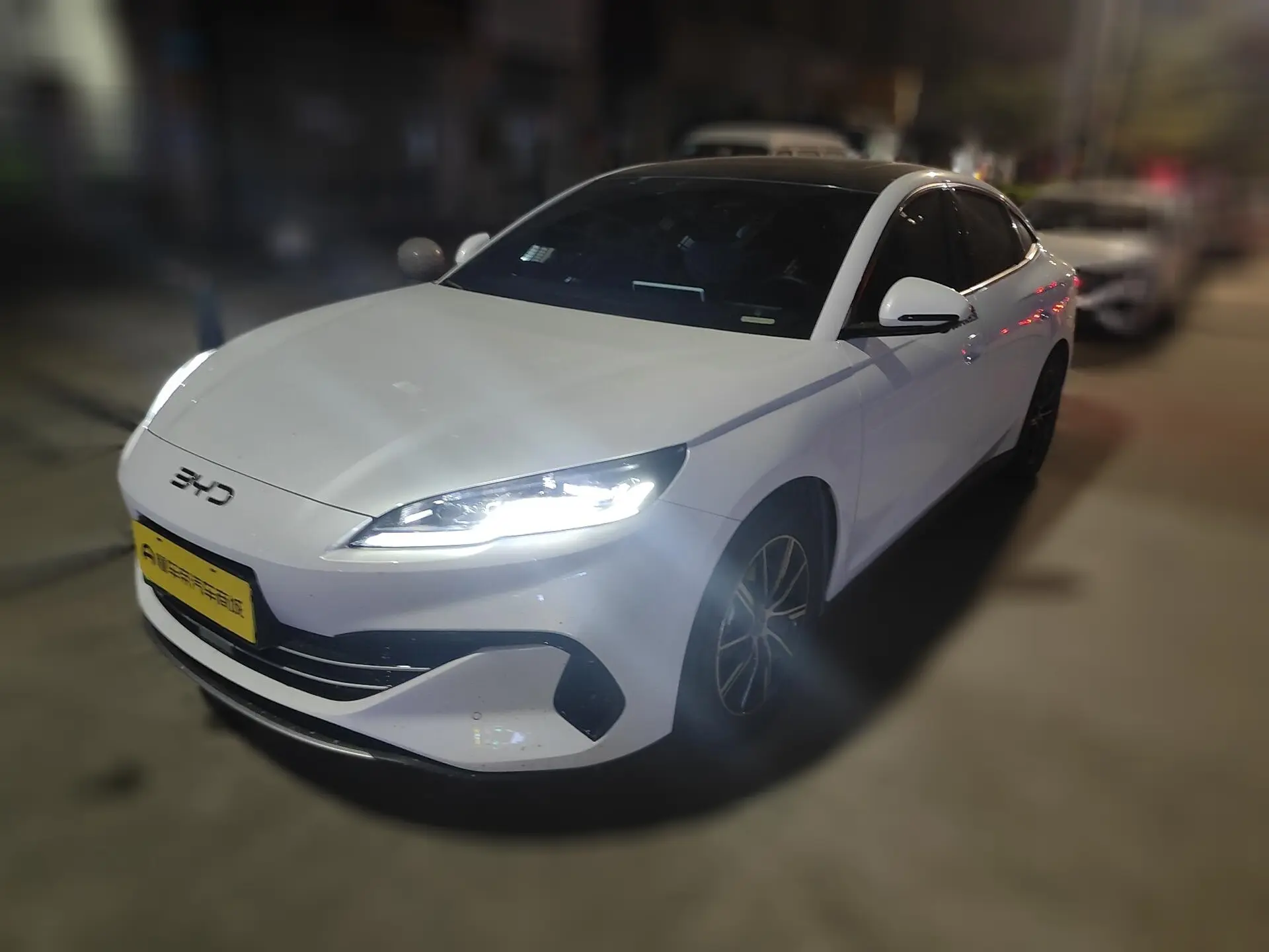 BYD Seal 06DM  из Китая