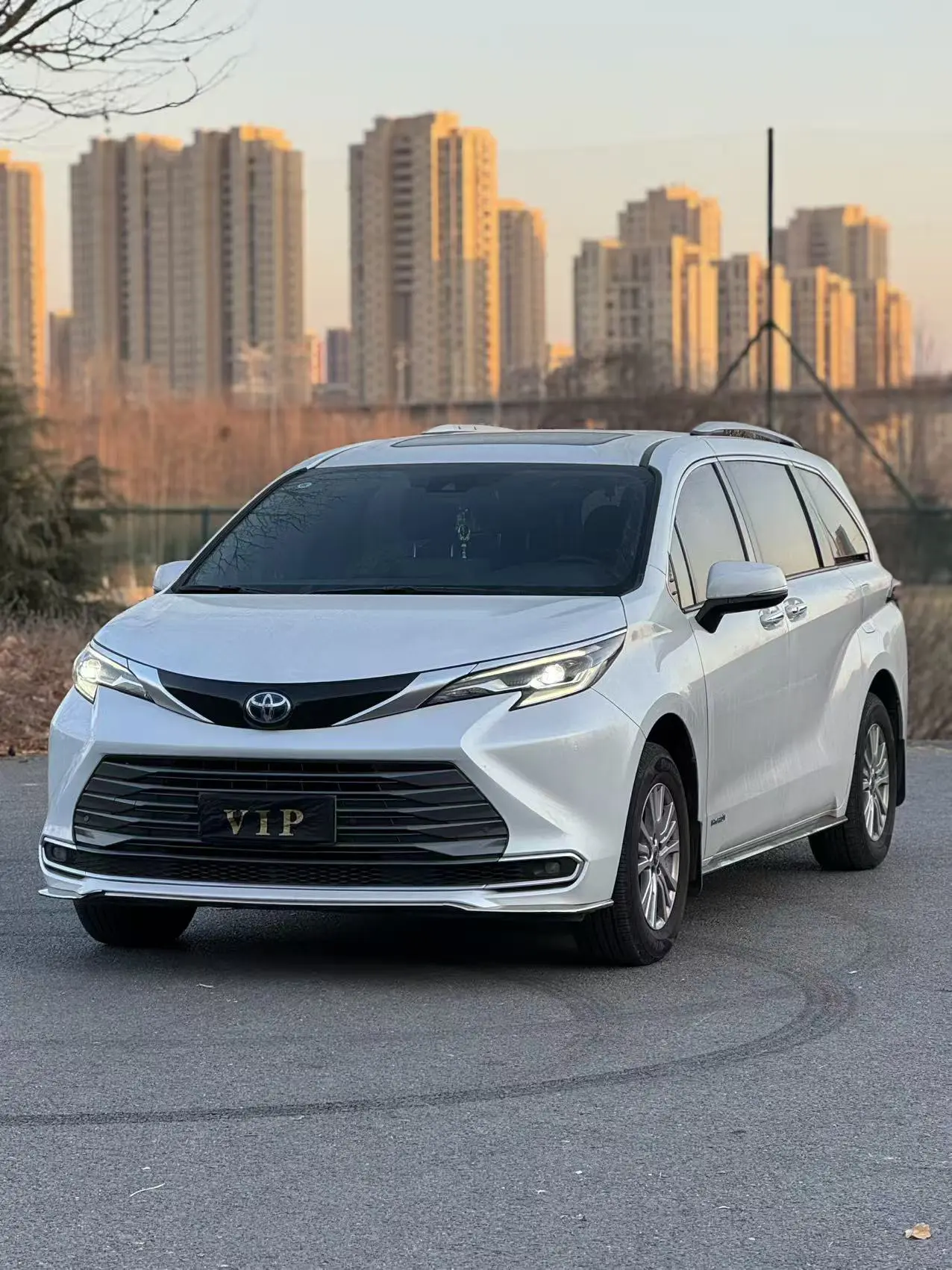 Toyota Sienna  из Китая