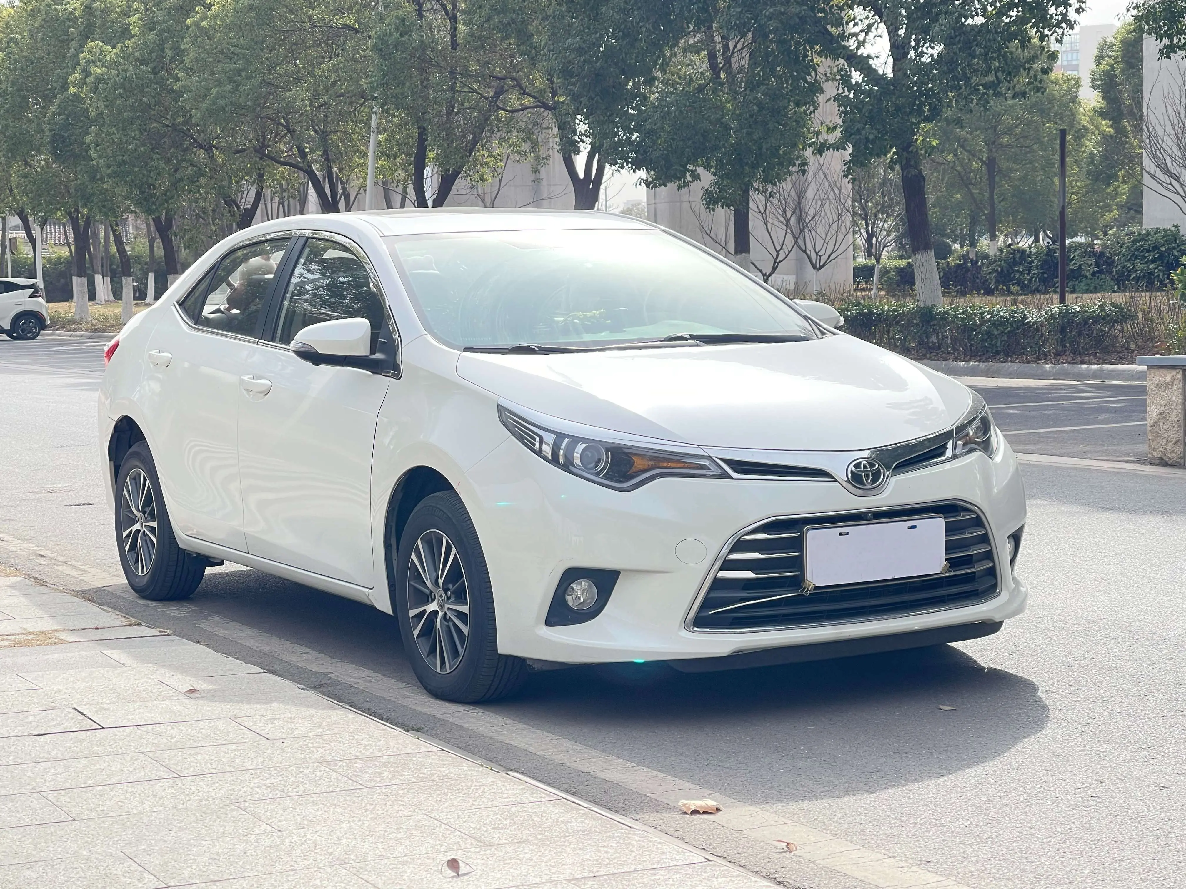 Toyota Levin (Lei Ling)  из Китая