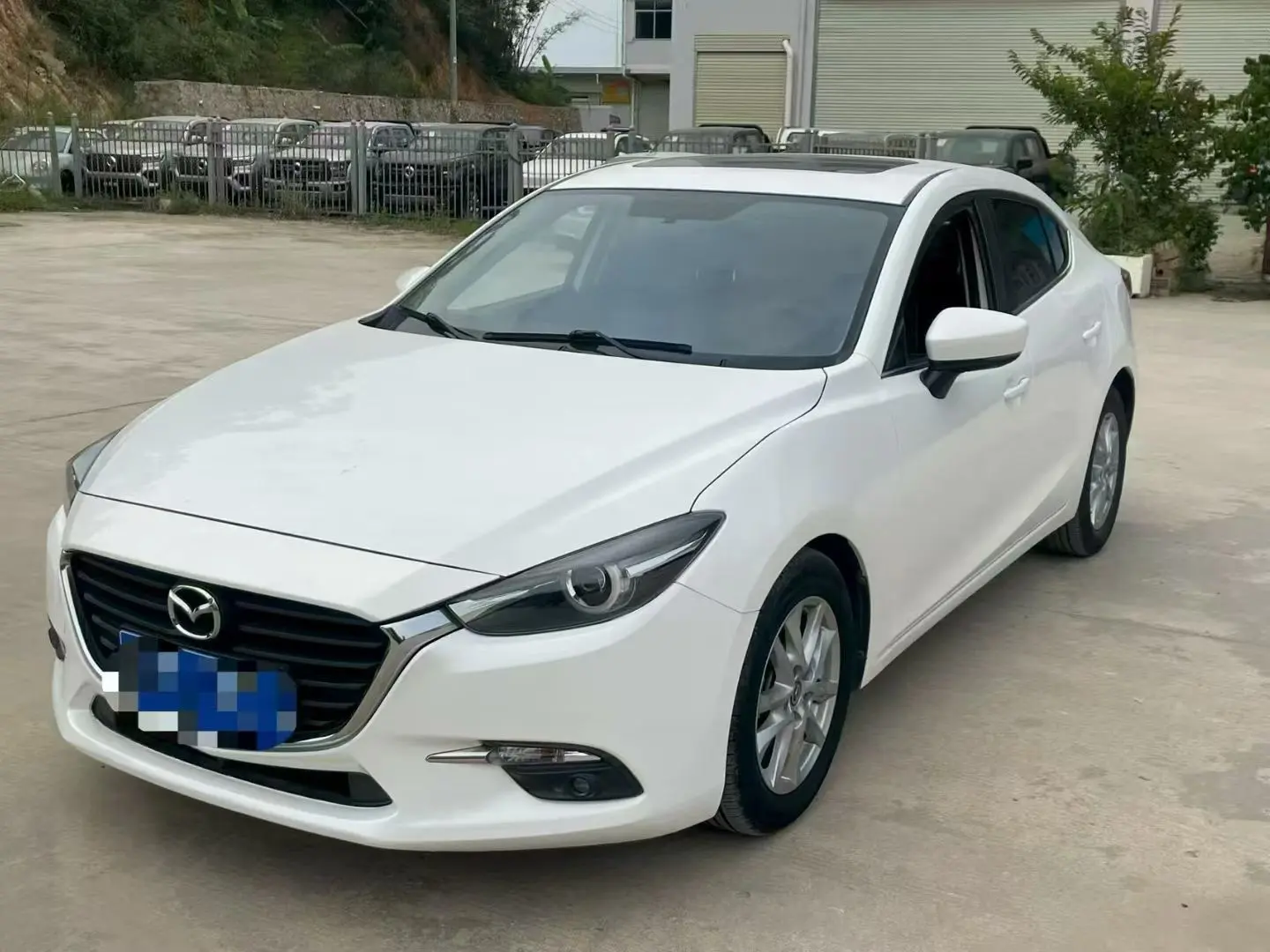 Mazda Axela (Mazda3)  из Китая