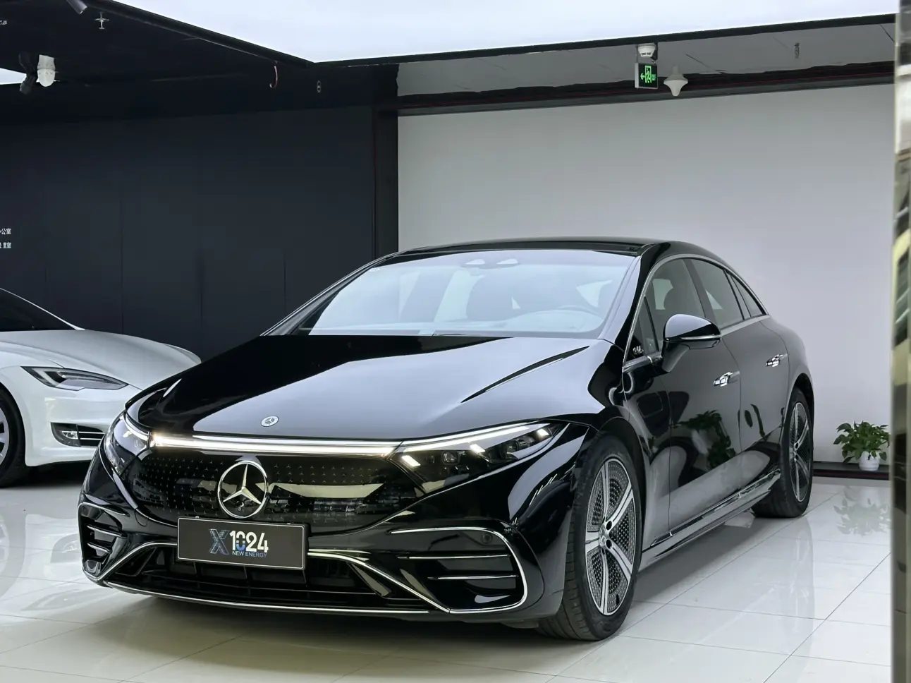 Mercedes-Benz EQS  из Китая