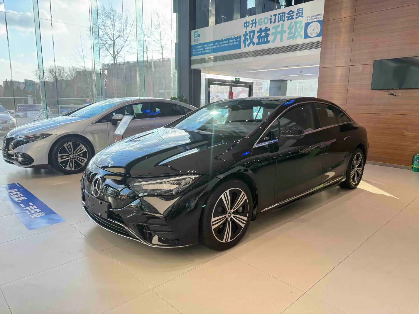 Mercedes-Benz EQE  из Китая