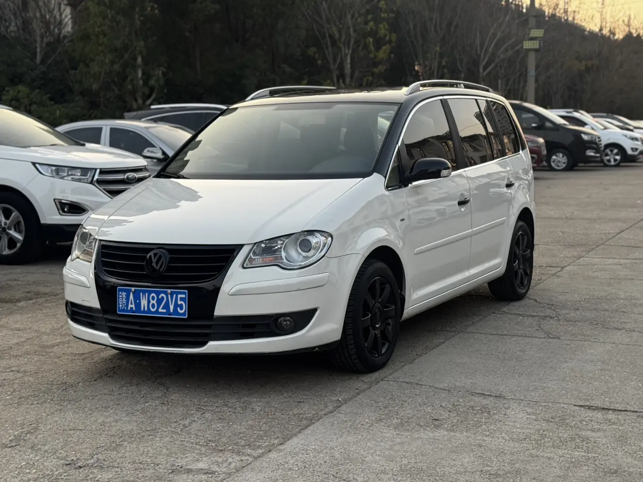 Volkswagen Touran  из Китая