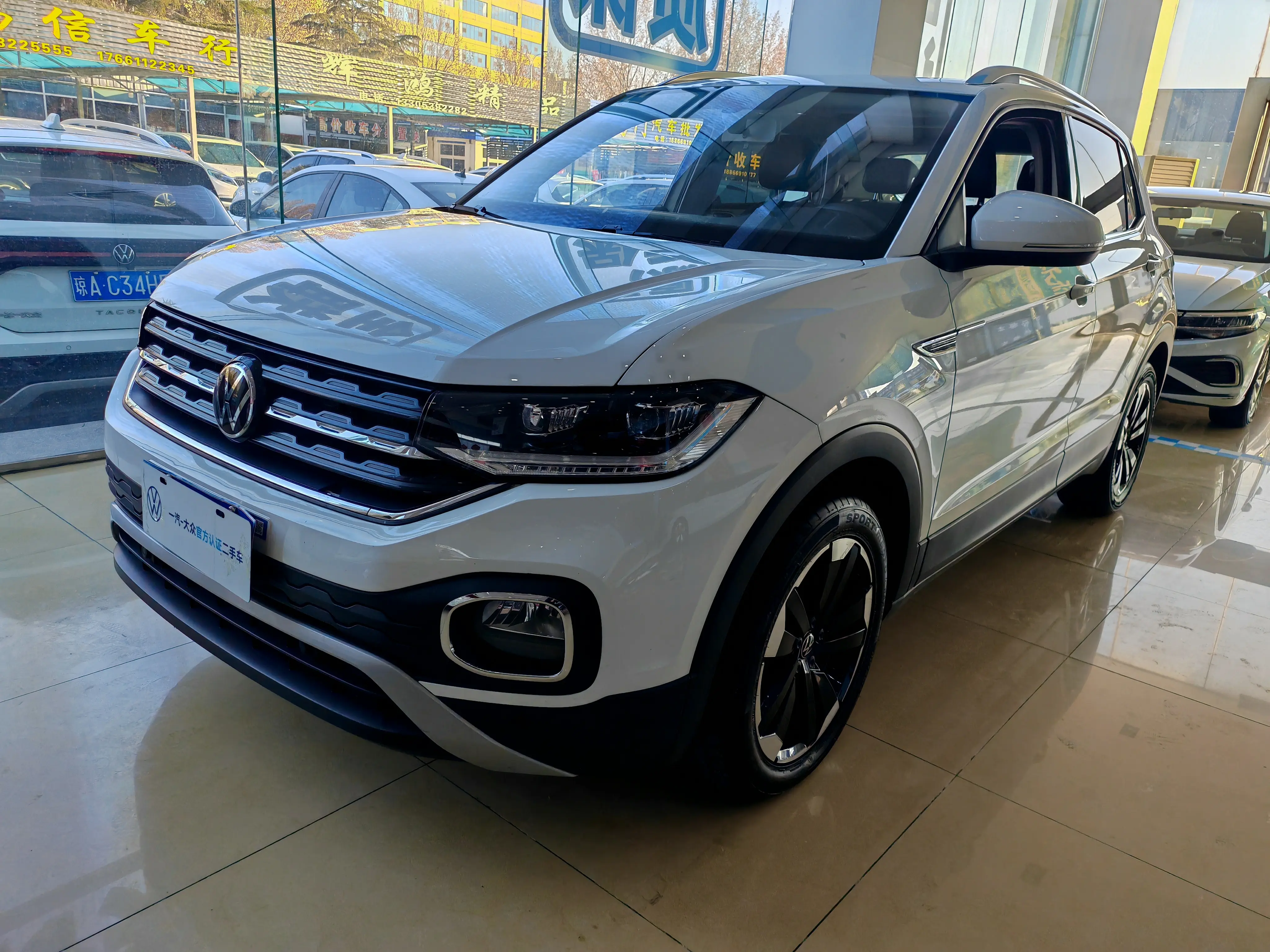 Volkswagen Explore the shadows  из Китая