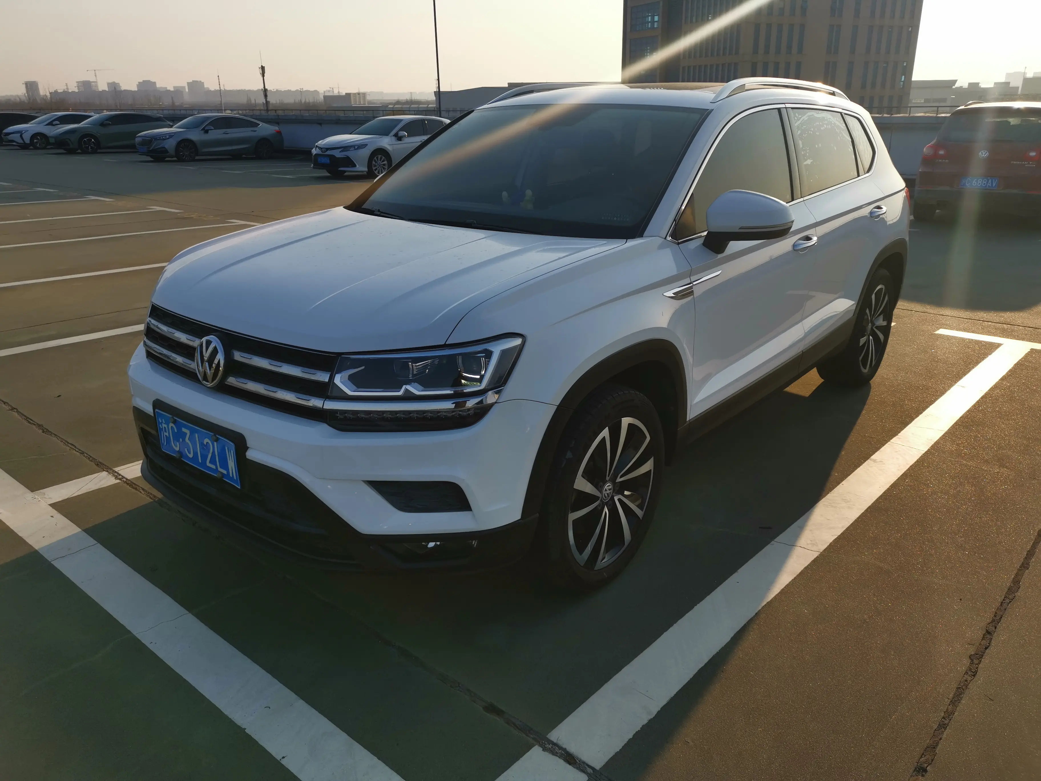 Volkswagen Tharu  из Китая