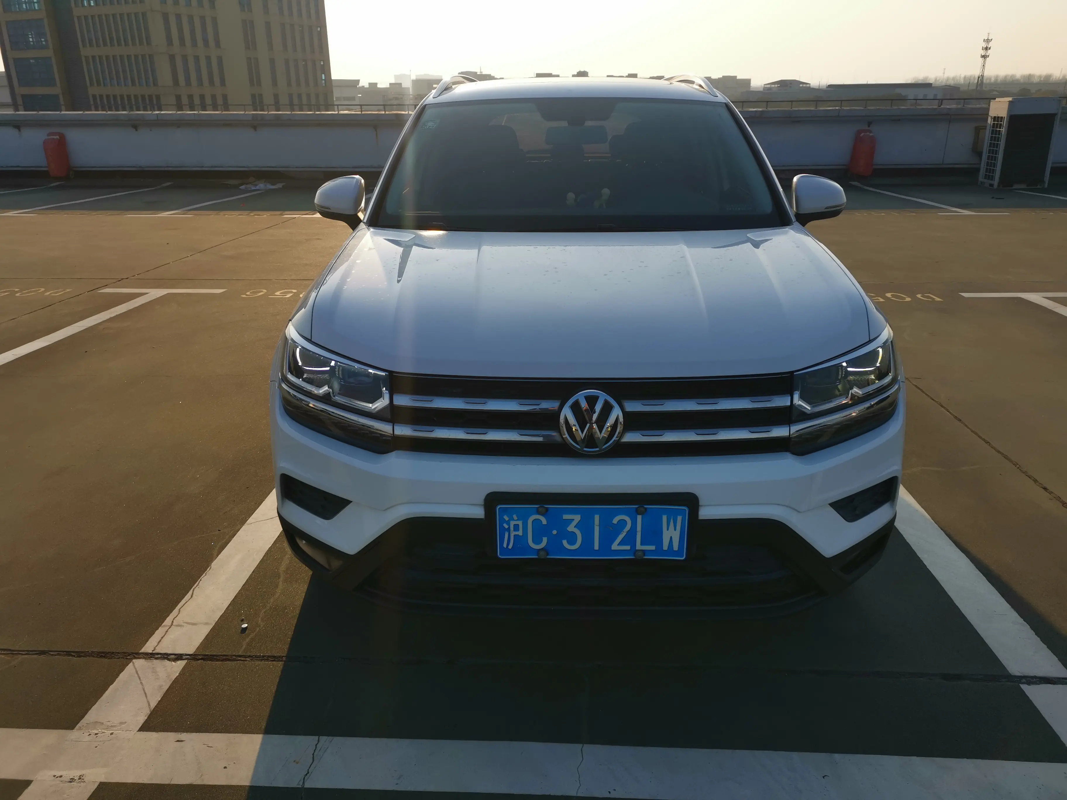 Volkswagen Tharu  из Китая