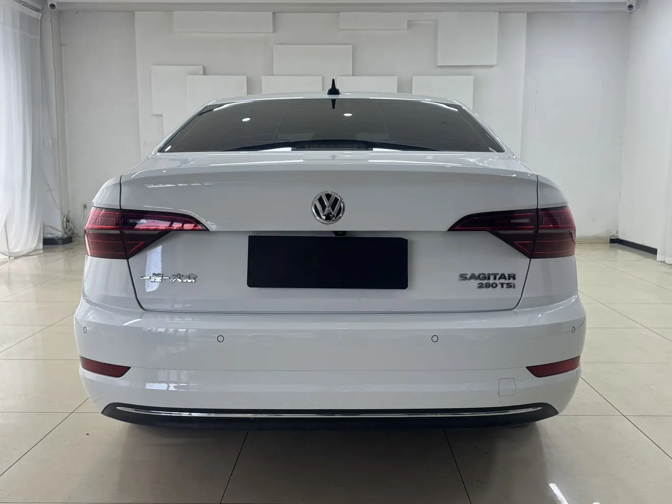 Volkswagen Sagitar  из Китая