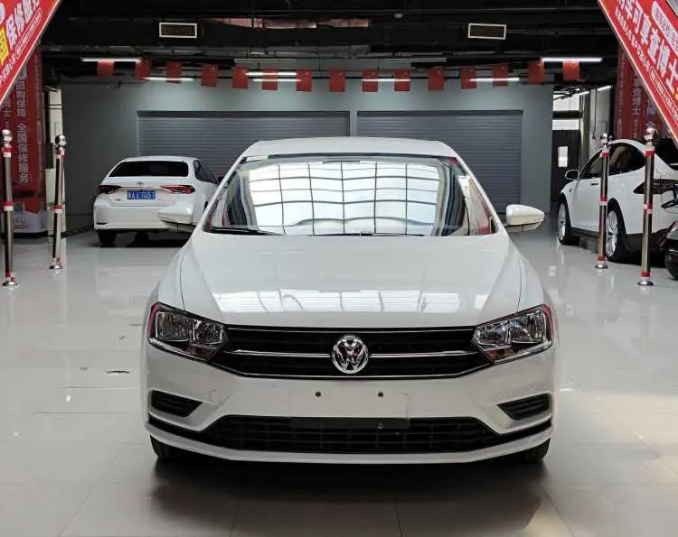 Volkswagen Bora  из Китая