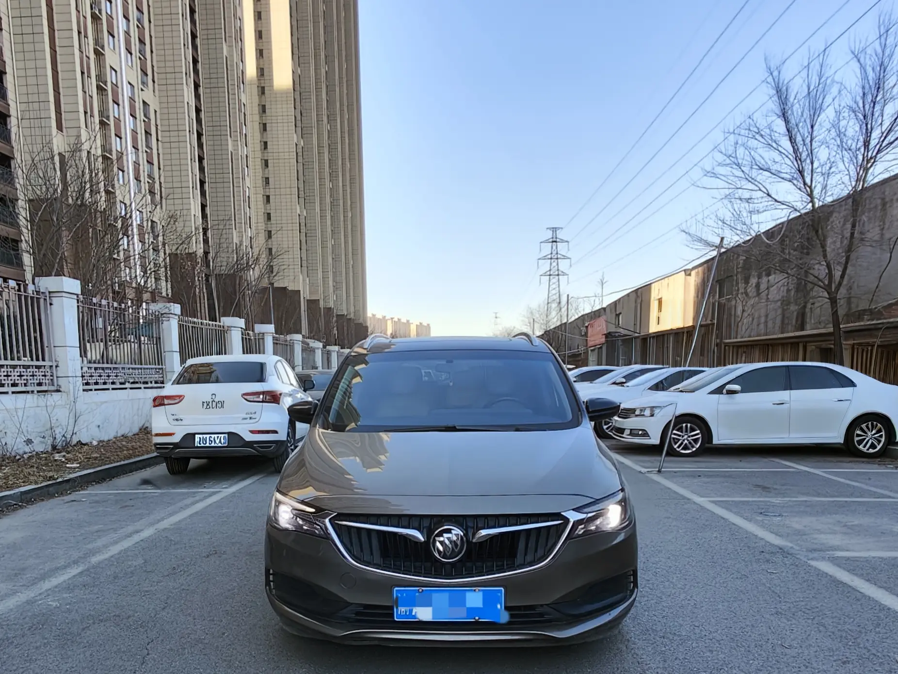 Buick GL6  из Китая