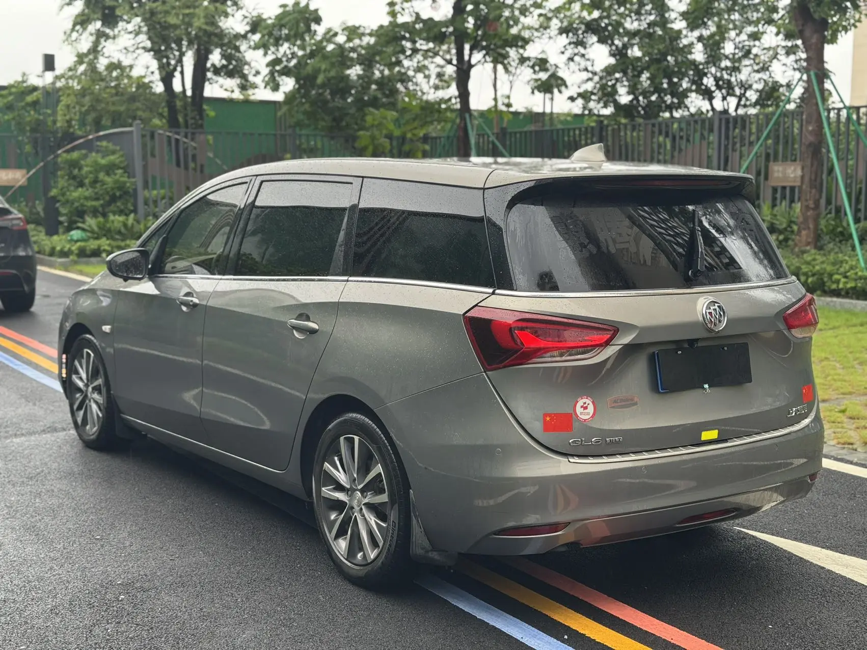 Buick GL6  из Китая