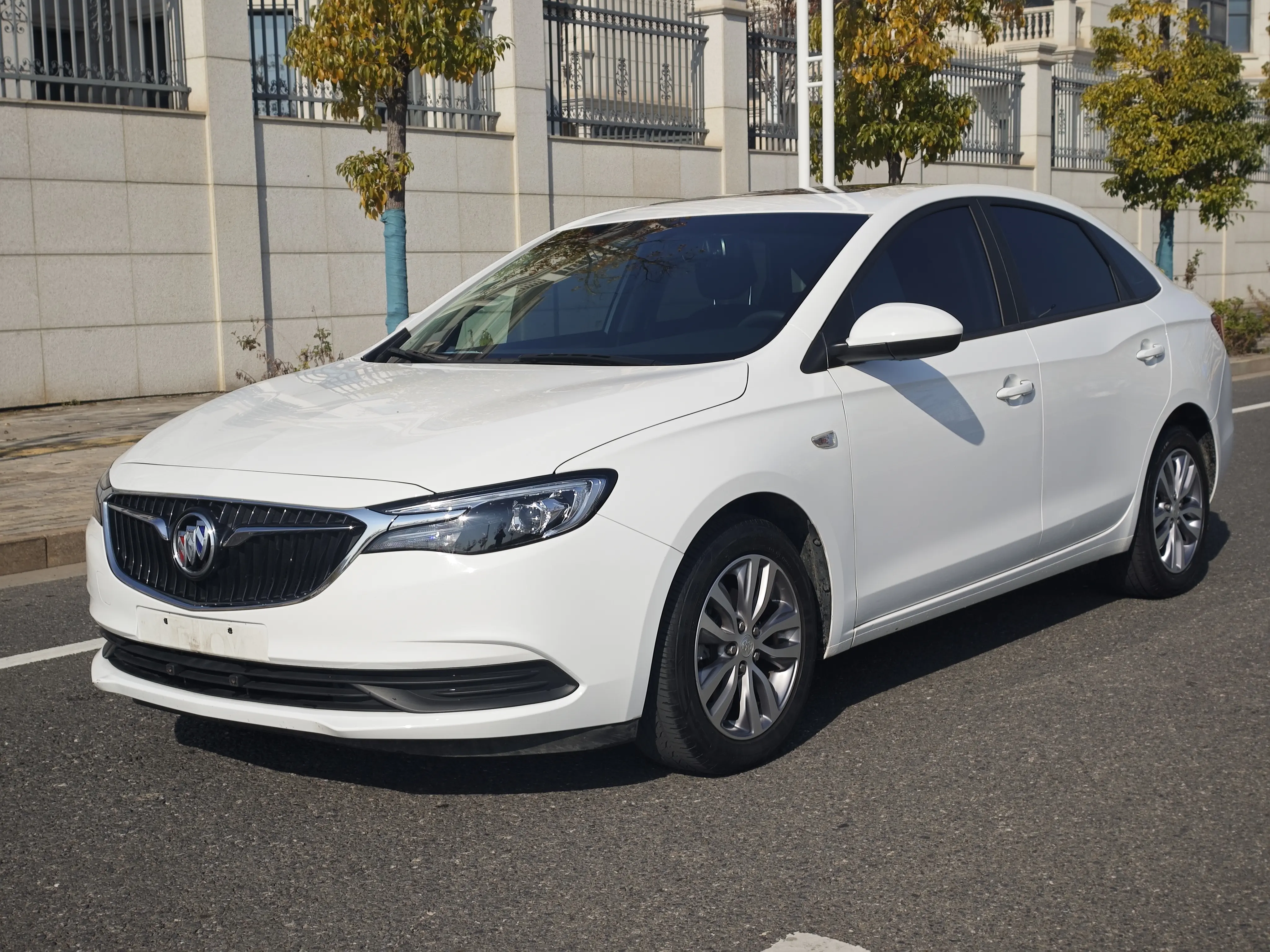 Buick Yinglang  из Китая