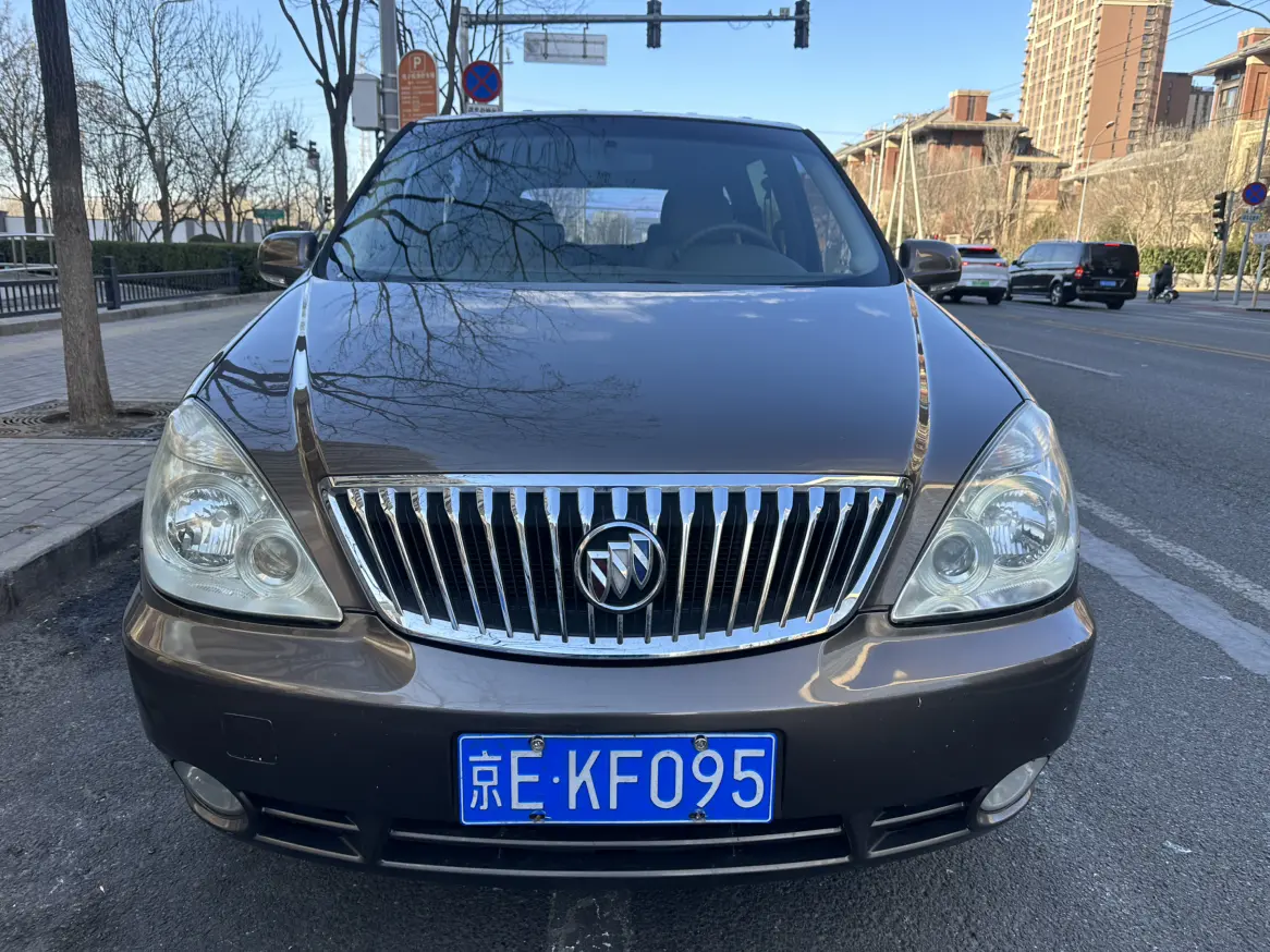 Buick GL8  из Китая