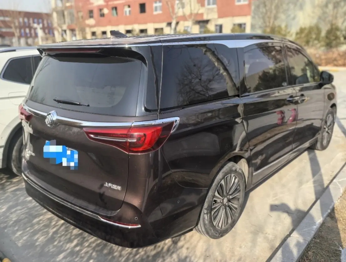 Buick GL8  из Китая