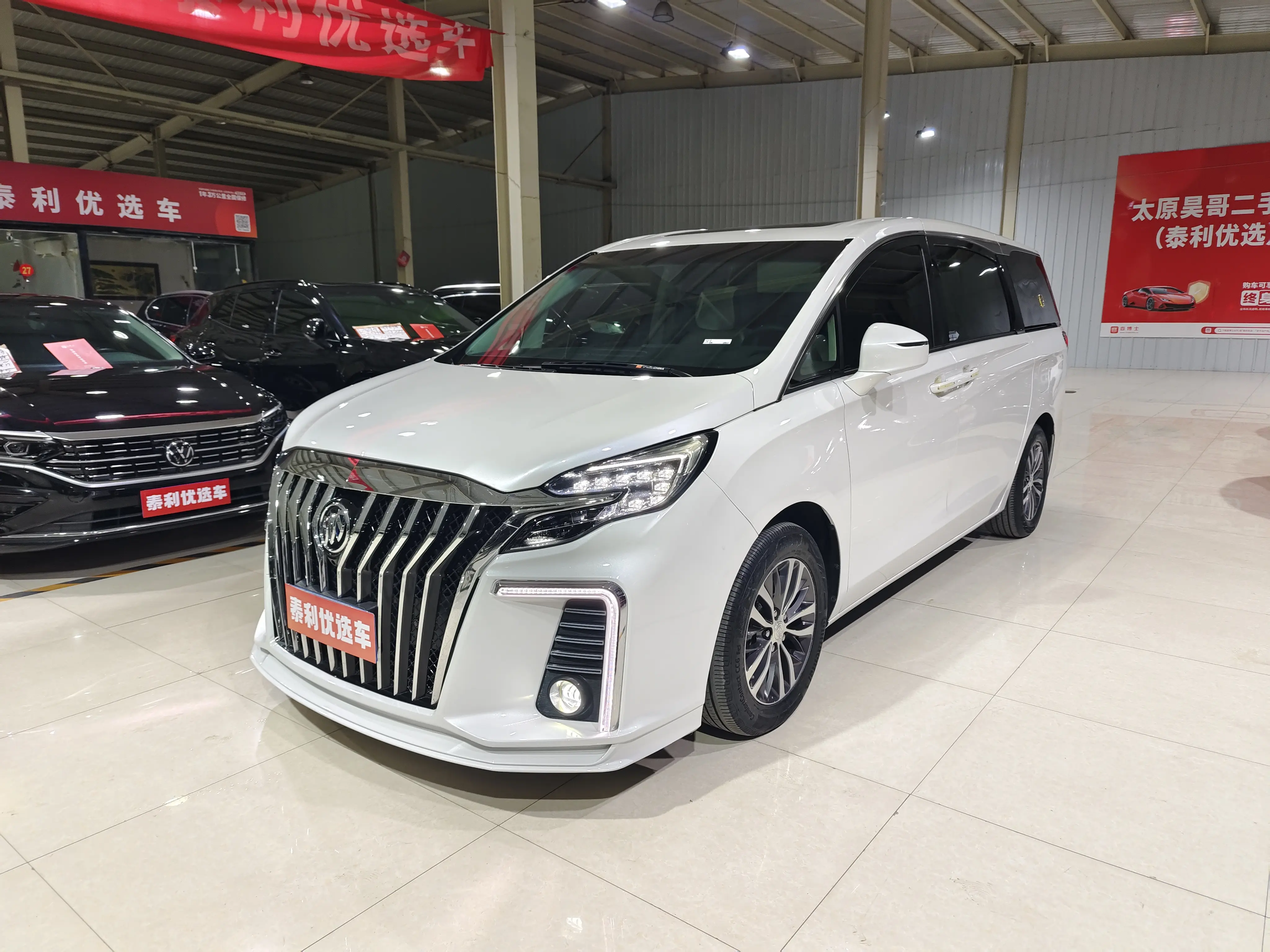 Buick GL8  из Китая