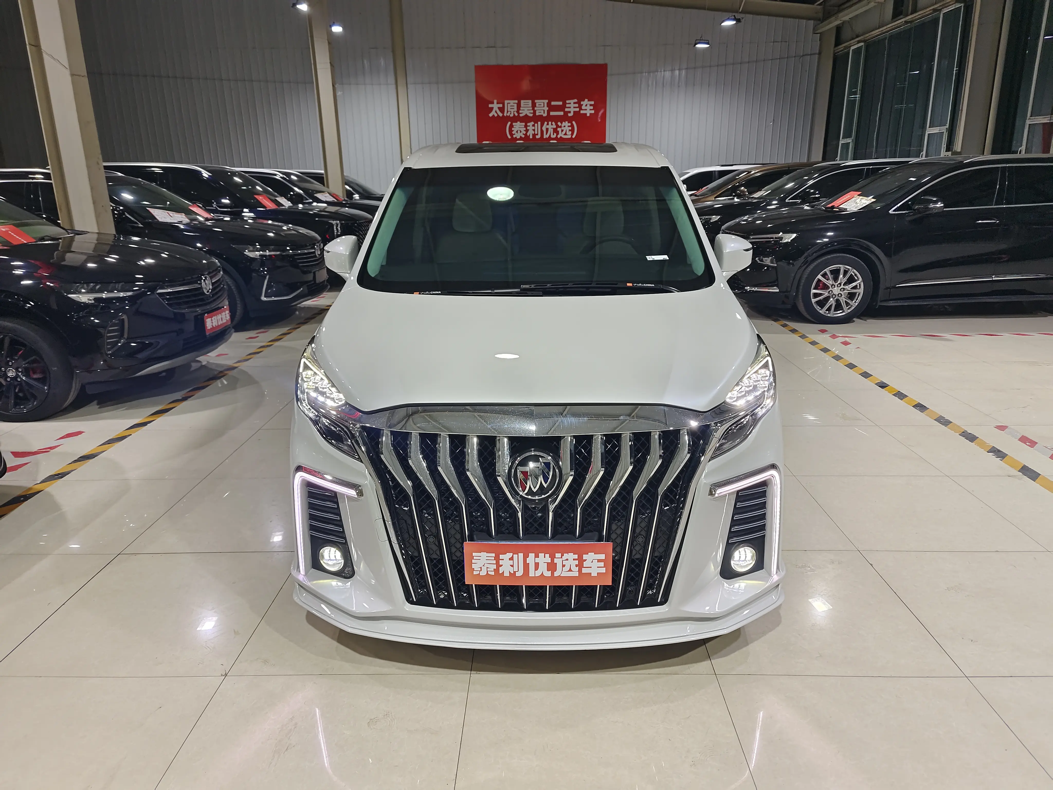 Buick GL8  из Китая