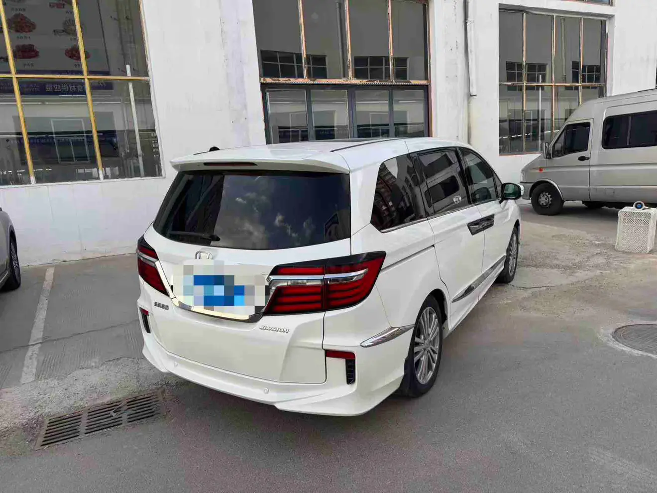 Honda Elysion (Alison)  из Китая