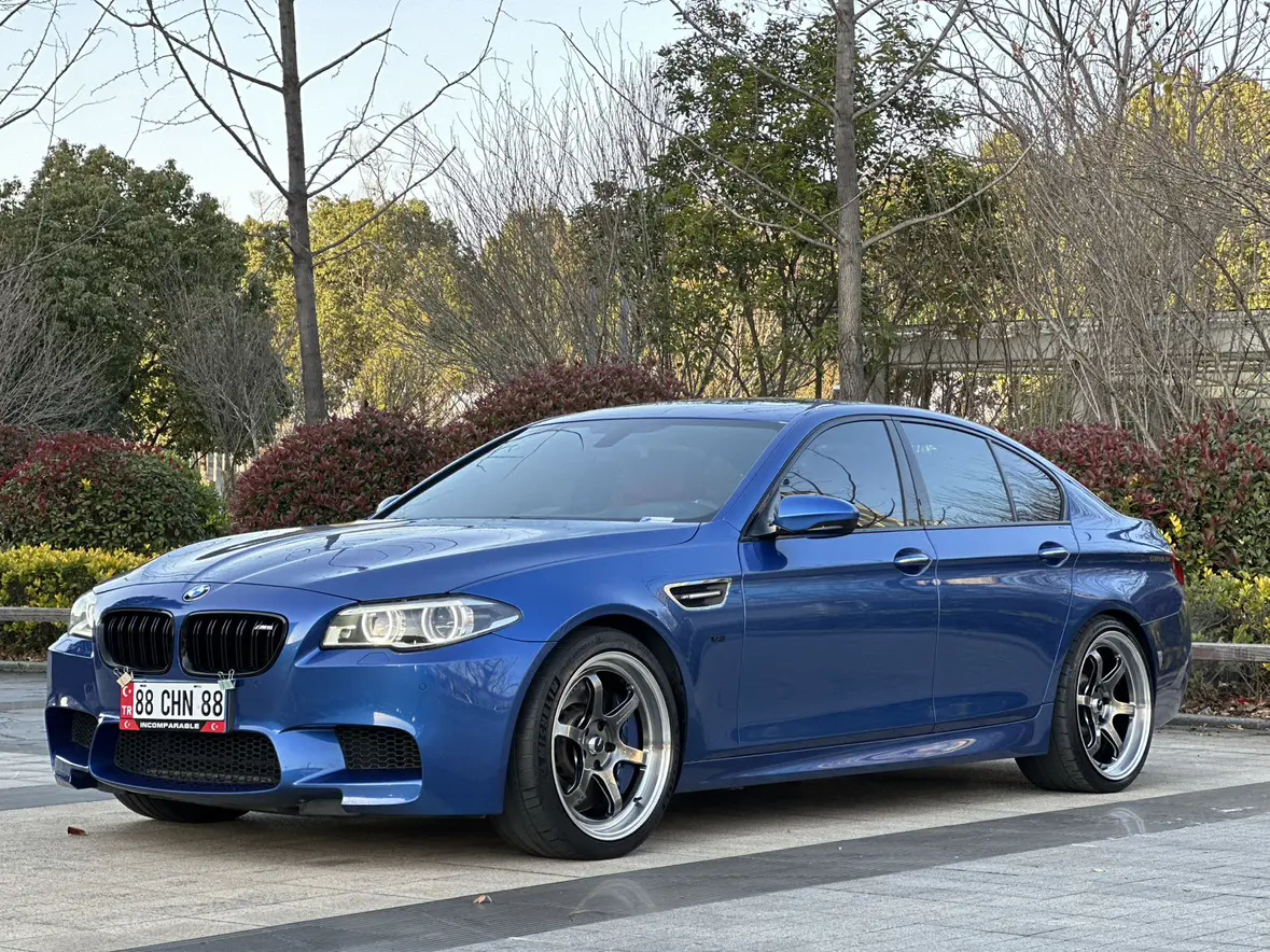 BMW M5  из Китая