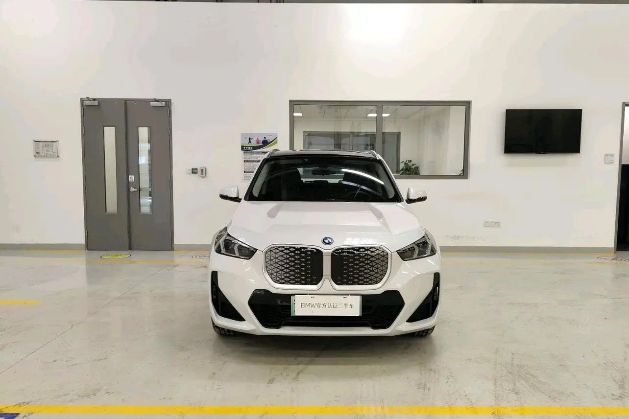 BMW iX1  из Китая