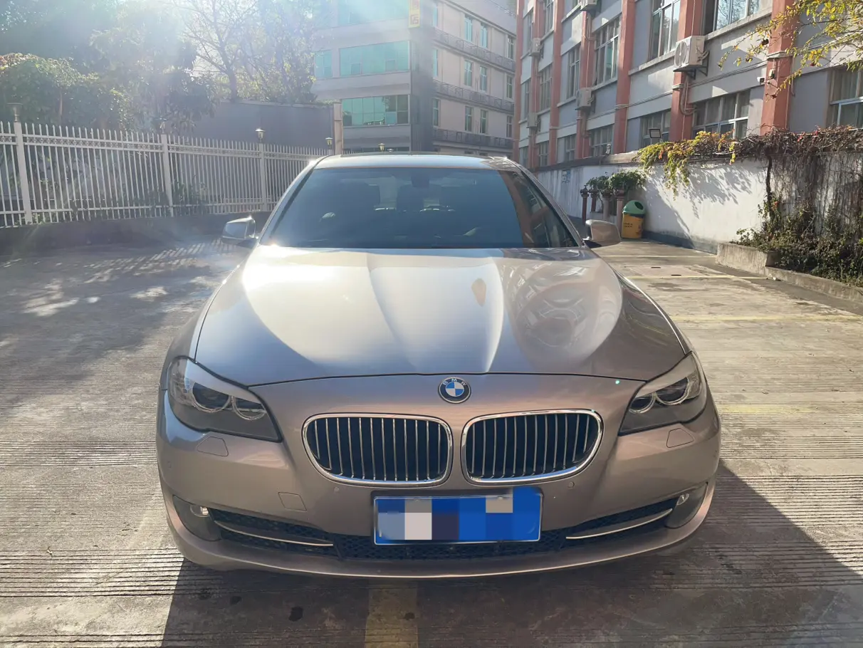 BMW 5 Series  из Китая