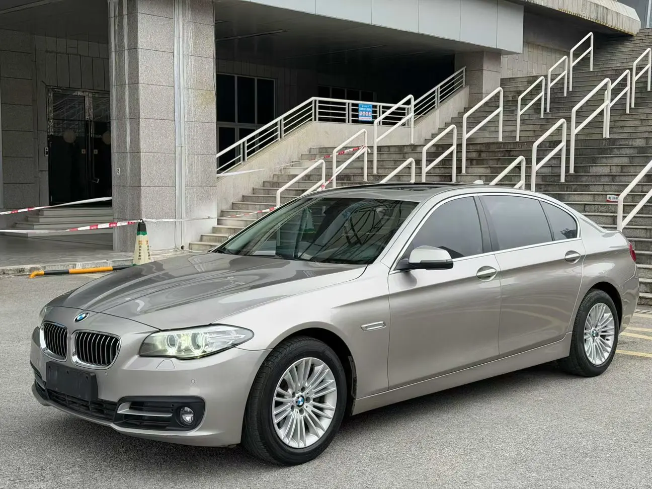 BMW 5 Series  из Китая