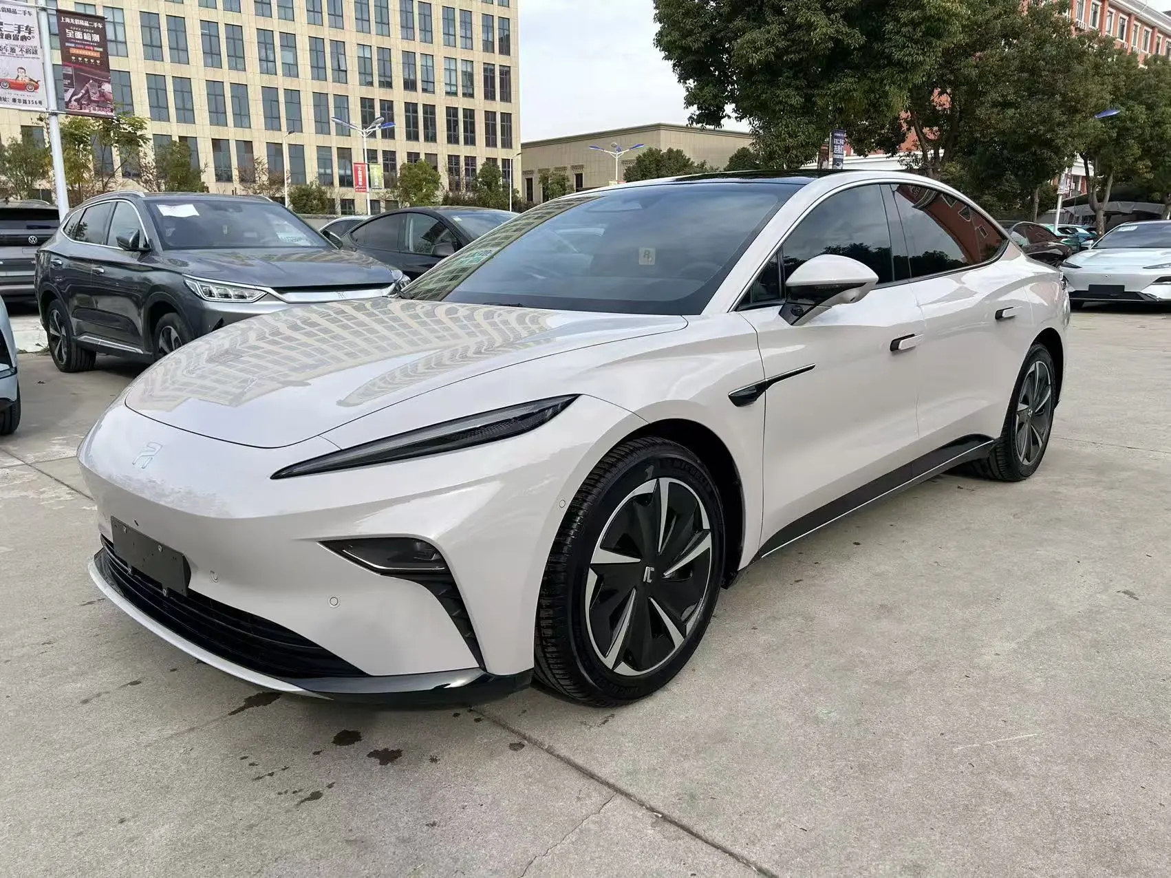 Rising Auto Feifan F7  из Китая