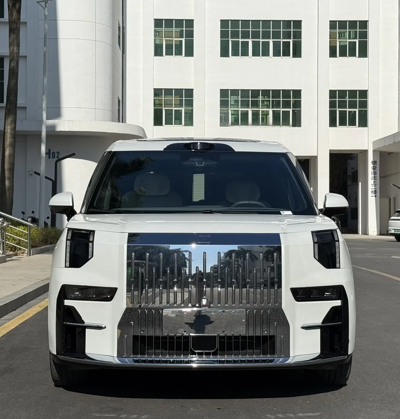 ZEEKR 009  из Китая