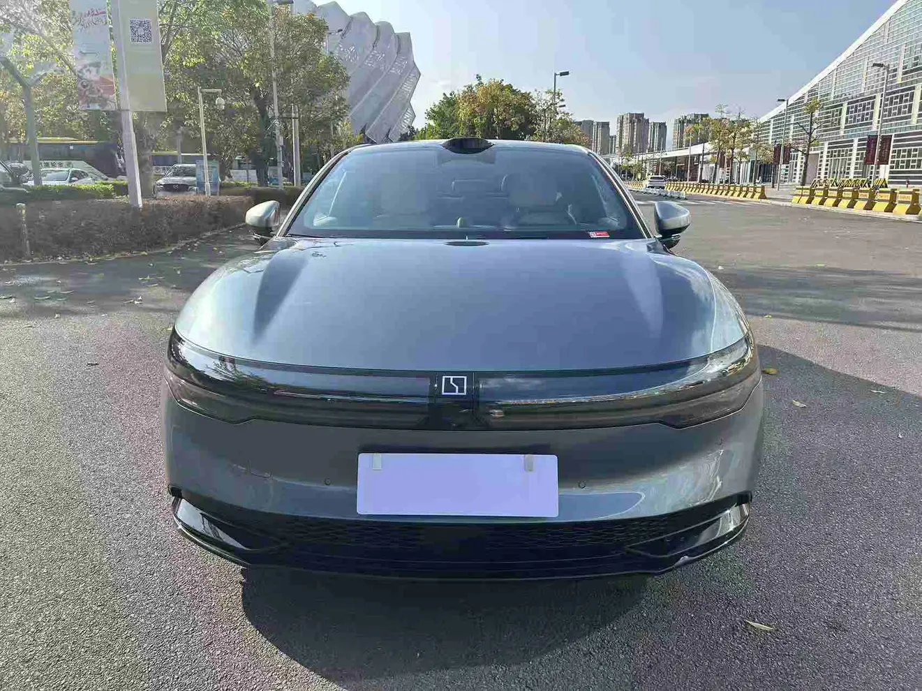 ZEEKR 007  из Китая