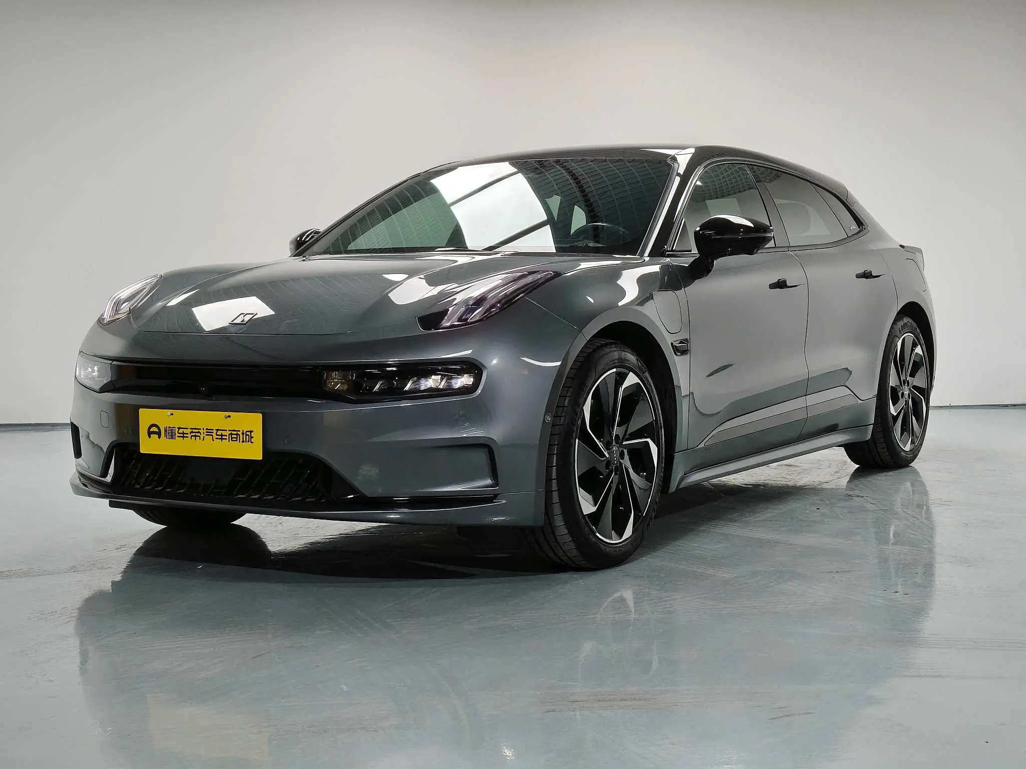 ZEEKR 001  из Китая