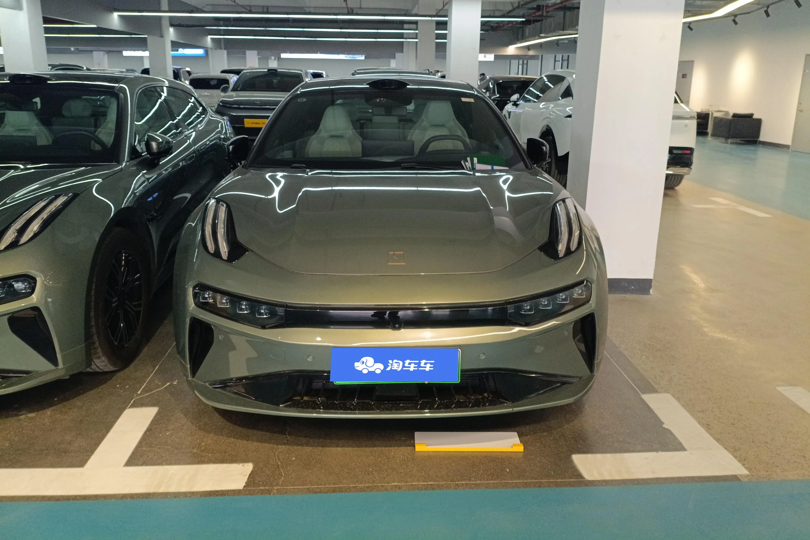 ZEEKR 001  из Китая