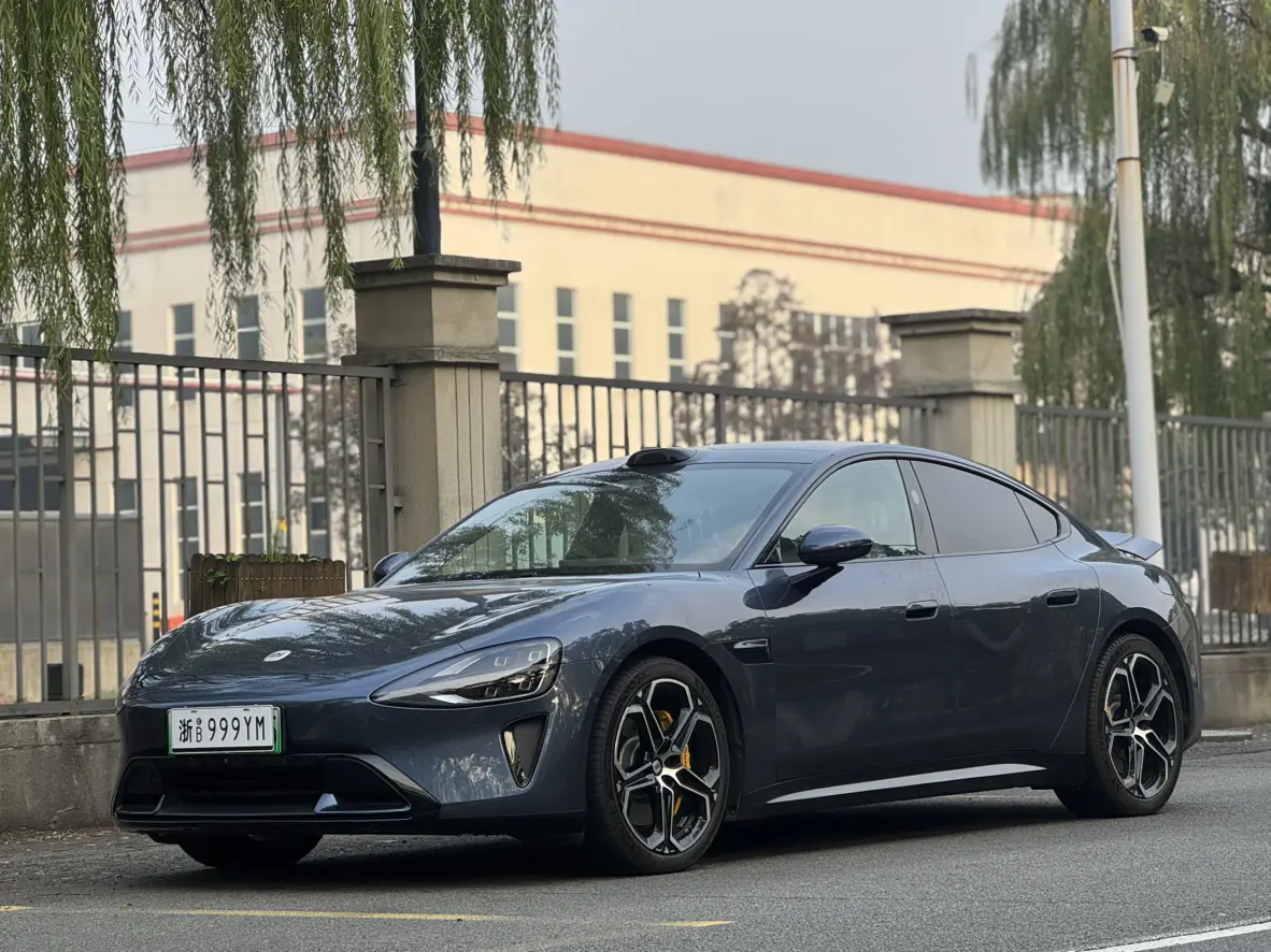 Xiaomi car Xiaomi SU7  из Китая