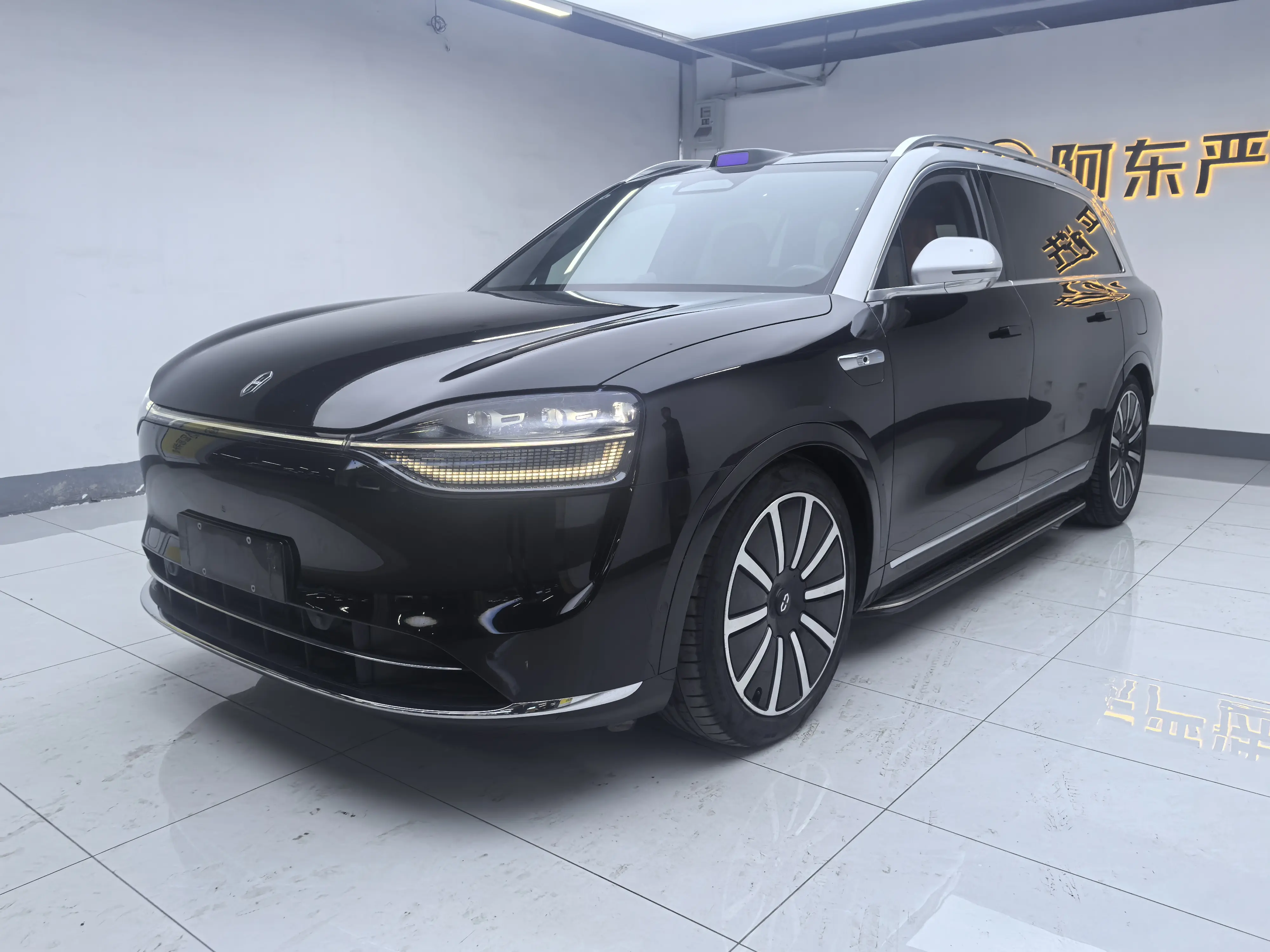 AITO M9 (Wenjie M9)  из Китая