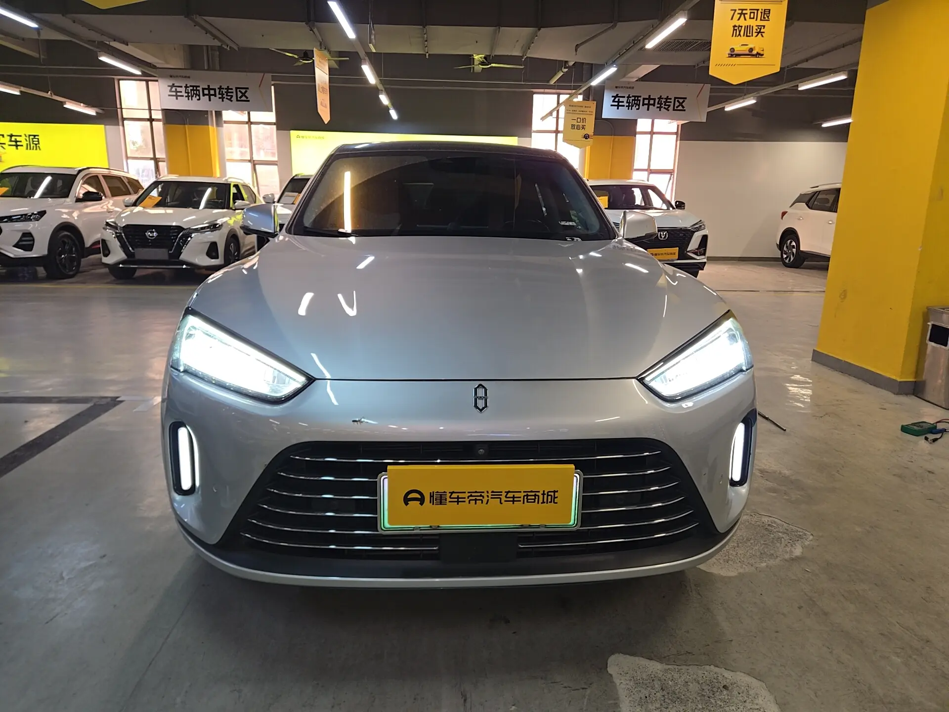 AITO M5 (Wenjie M5)  из Китая