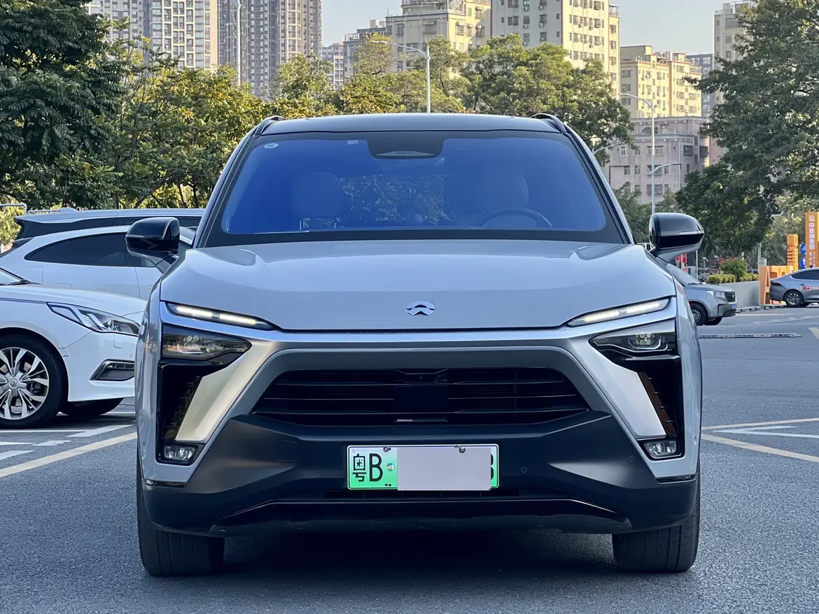NIO ES8  из Китая
