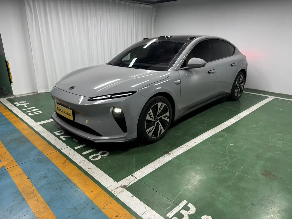 NIO ET5  из Китая