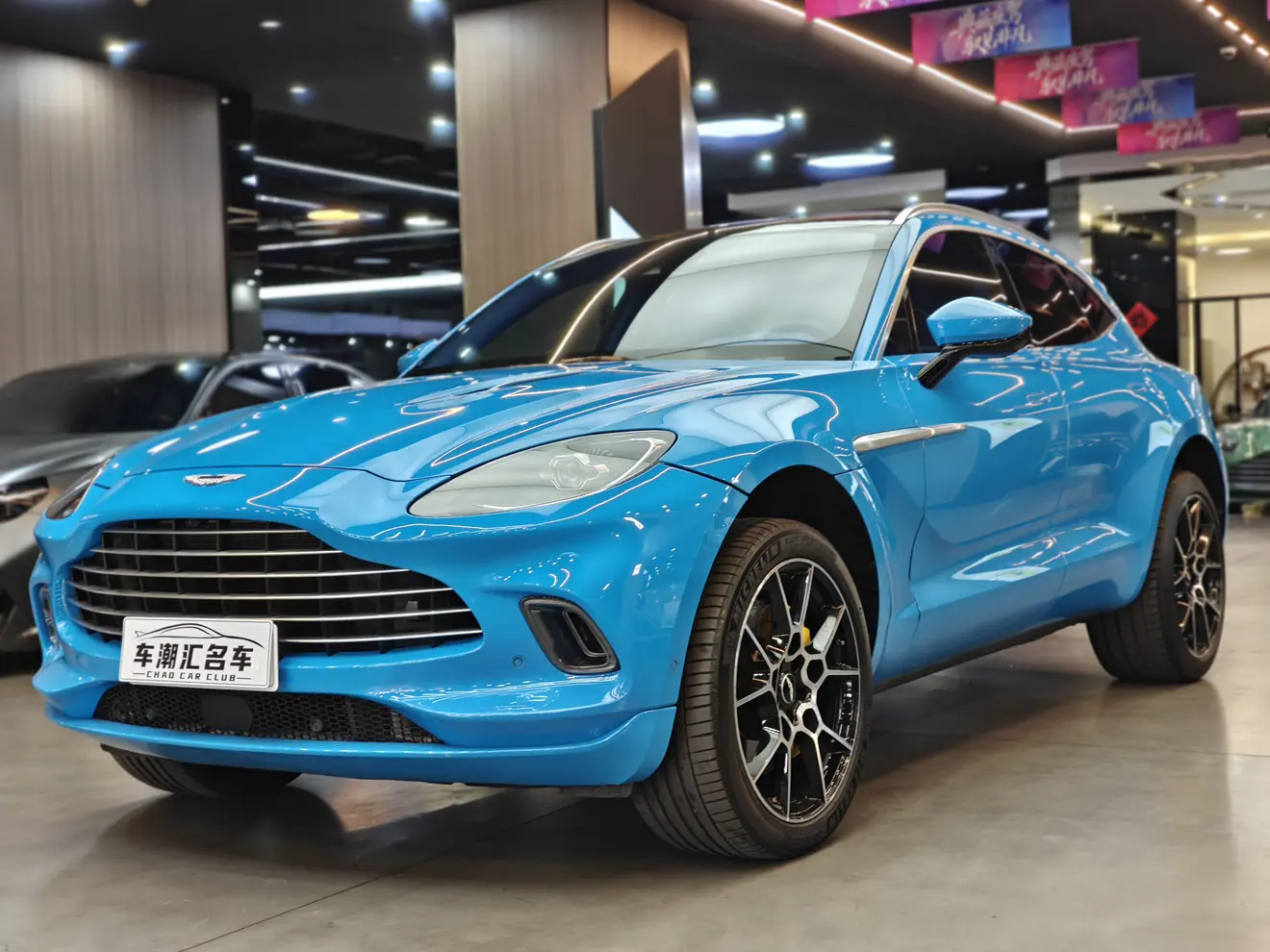 Aston Martin DBX  из Китая